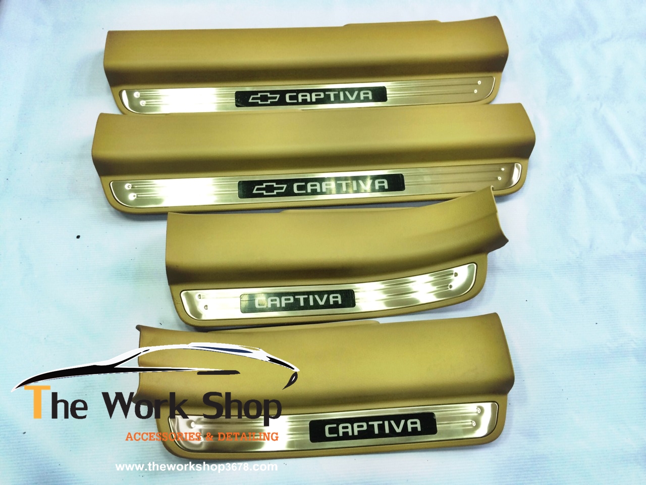 Door Scuff Plate with LED for Captiva ( กาบข้างสีครีมพร้อมไฟ LED สีฟ้า )