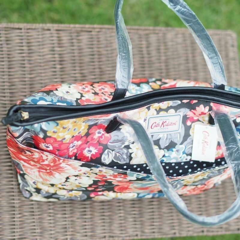 กระเป๋าสะพายทรง Tote ใบใหญ่