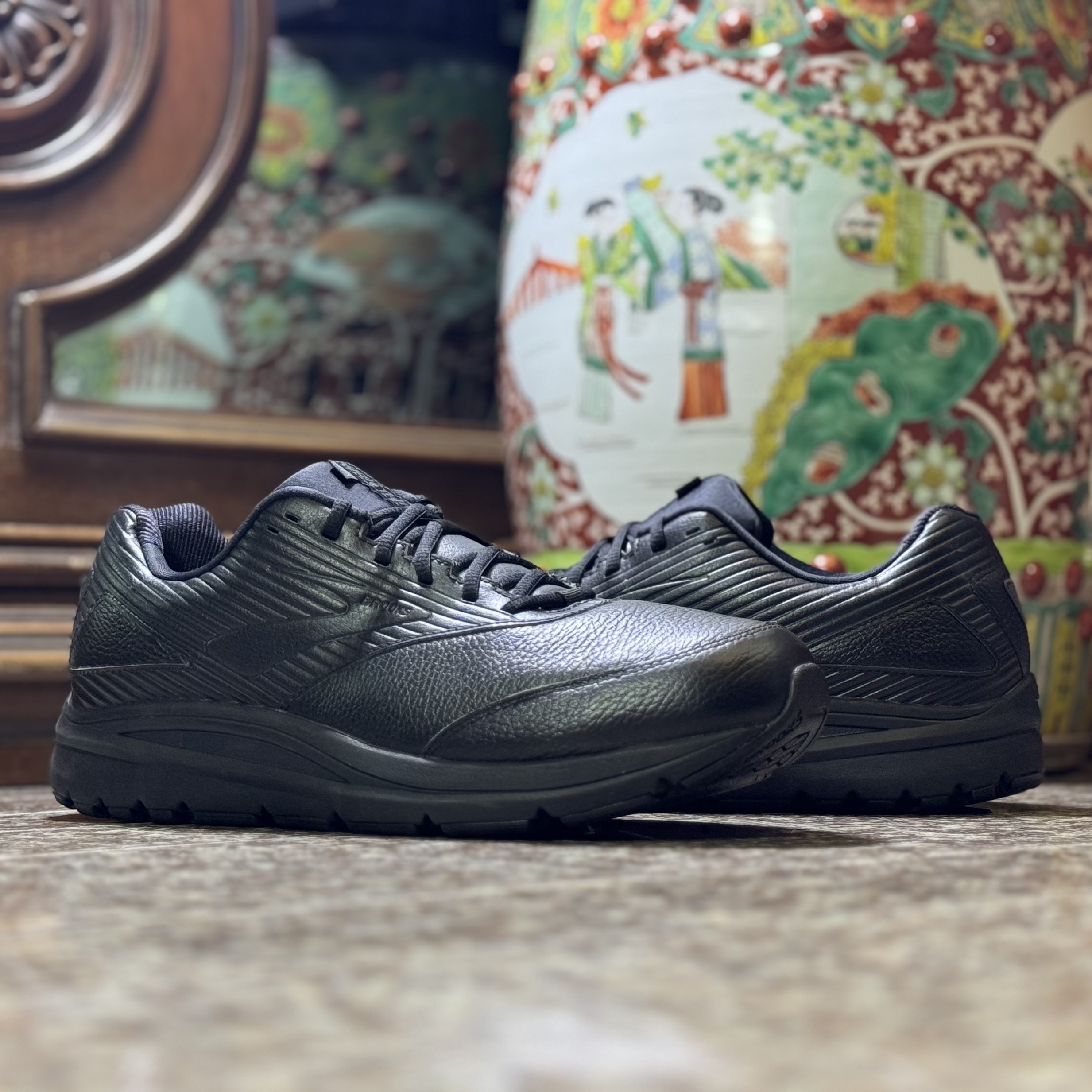 รองเท้า Brooks Addiction Walker 2 ‘TripleBlack’ #มือ2 (M14US)
