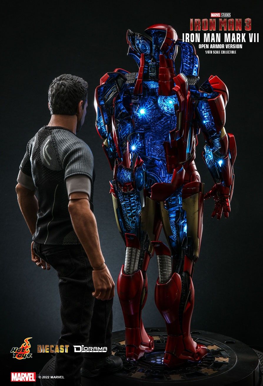 Hot Toys DS004D51 1/6 Iron Man 3 - Iron Man Mark VII (Open Armor Version)