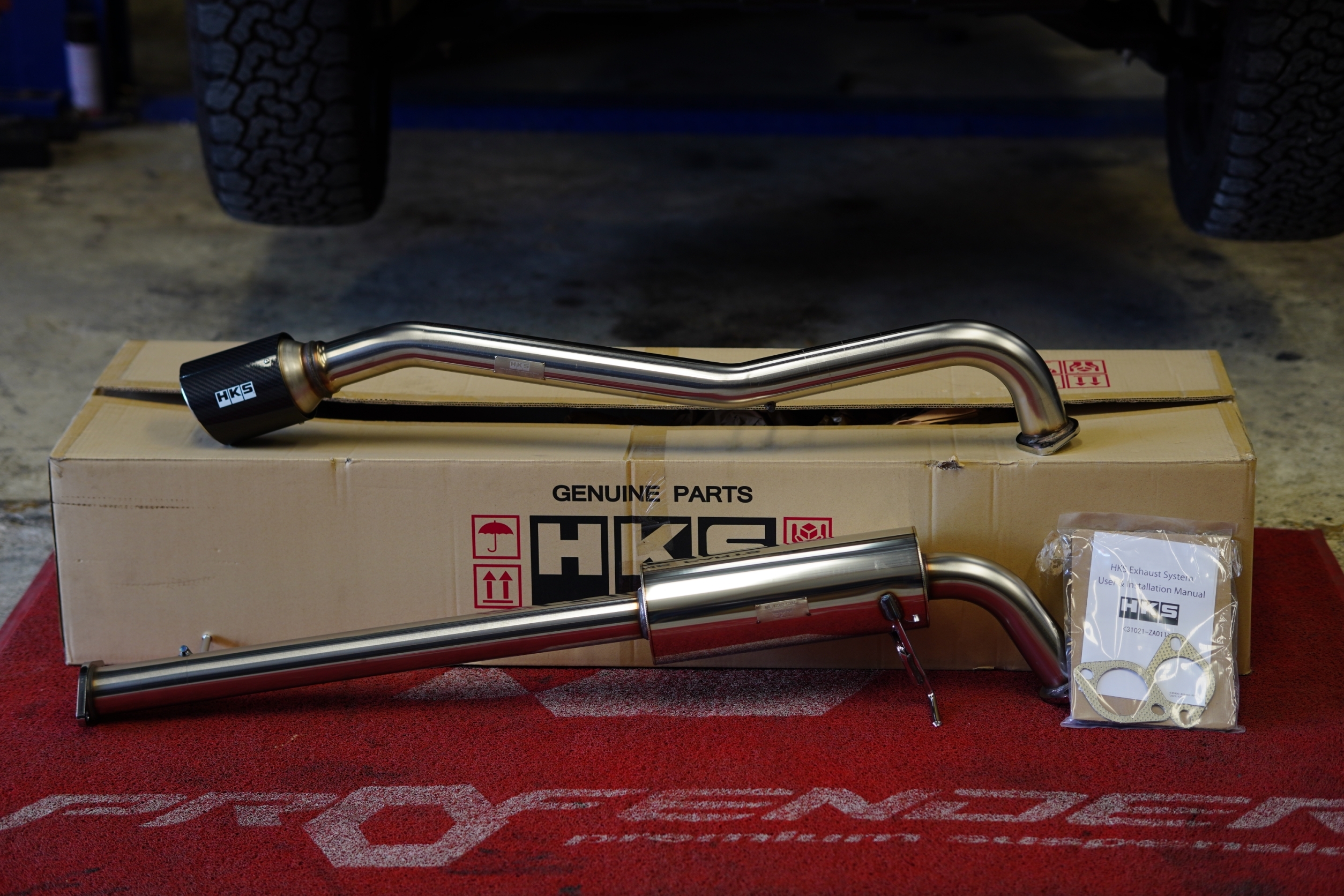 ท่อ HKS ใส่ FORD WIKLDTRAK NEXTGEN ท่อเดี่ยวปลายคาร์บอน