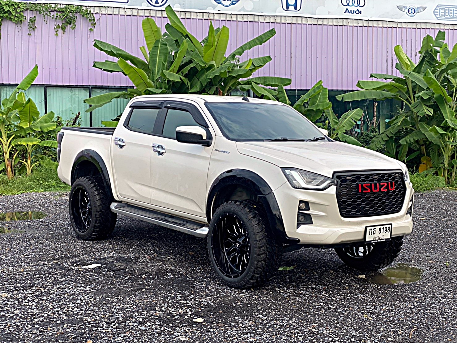 D-MAX ทรงเมกา มาไกลจากปราจีนบุรี