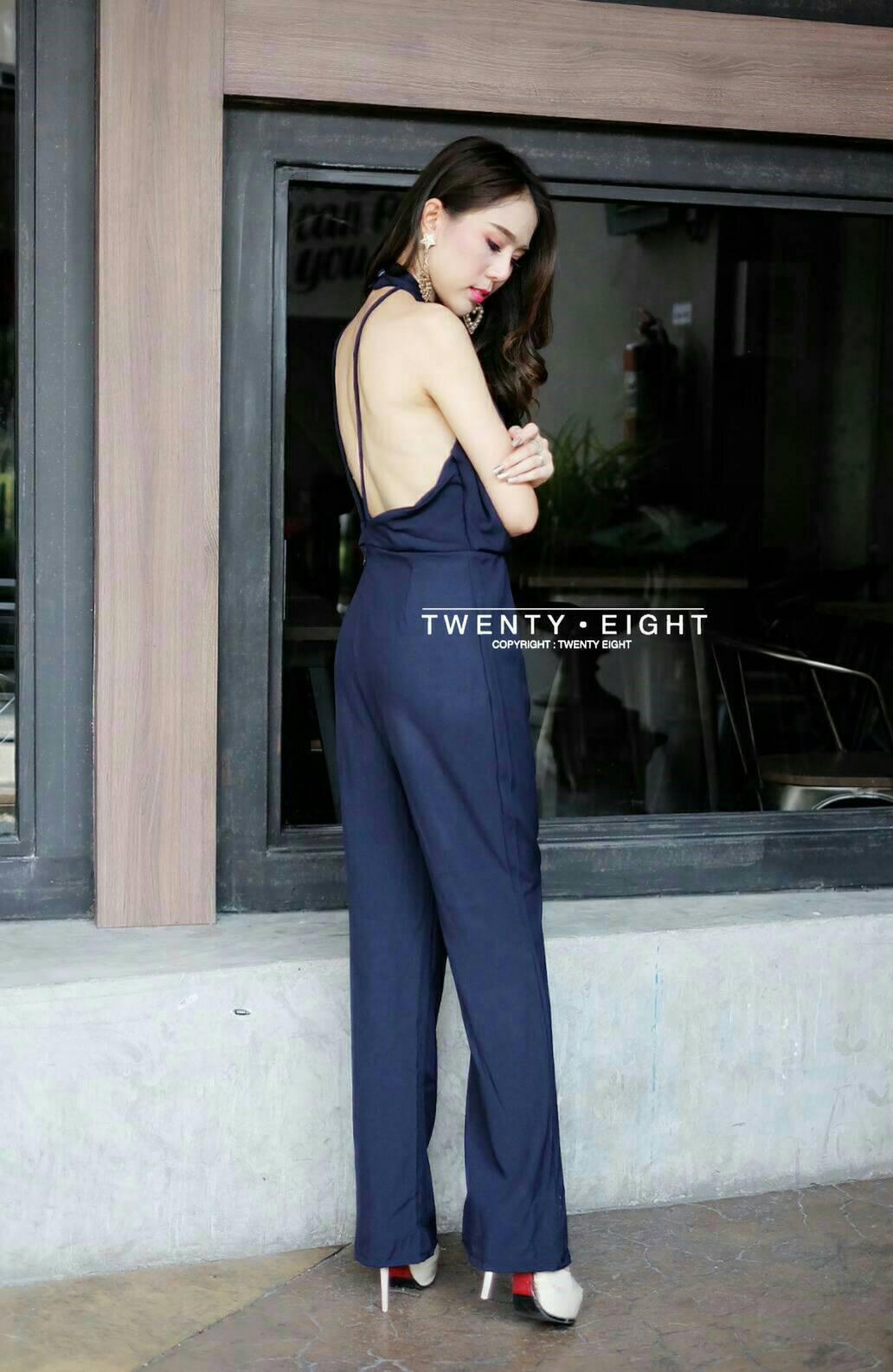 จั๊มยาว โชว์หลัง