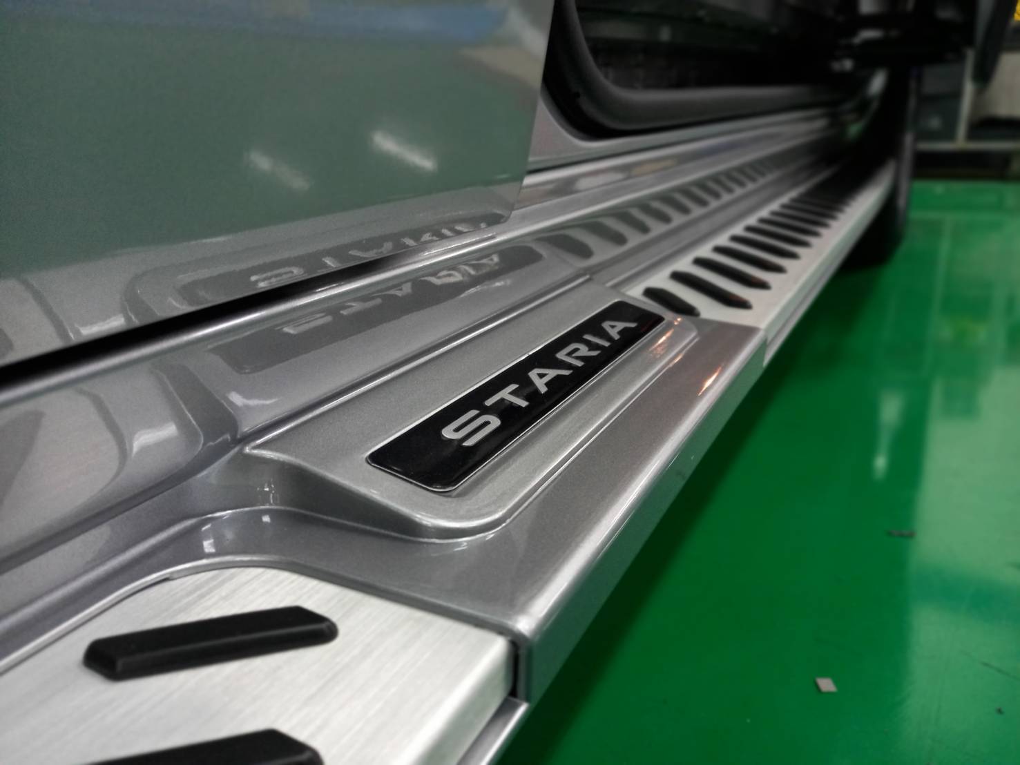 บันไดข้างStaria