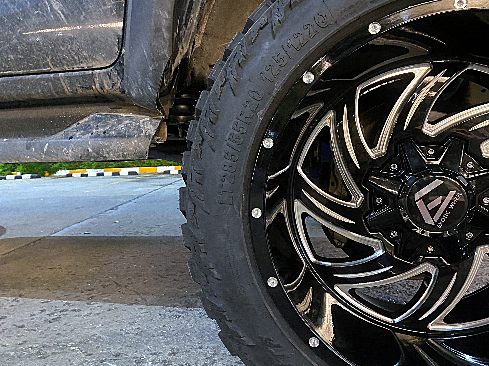 TOYOTA REVO ทรงเมกา