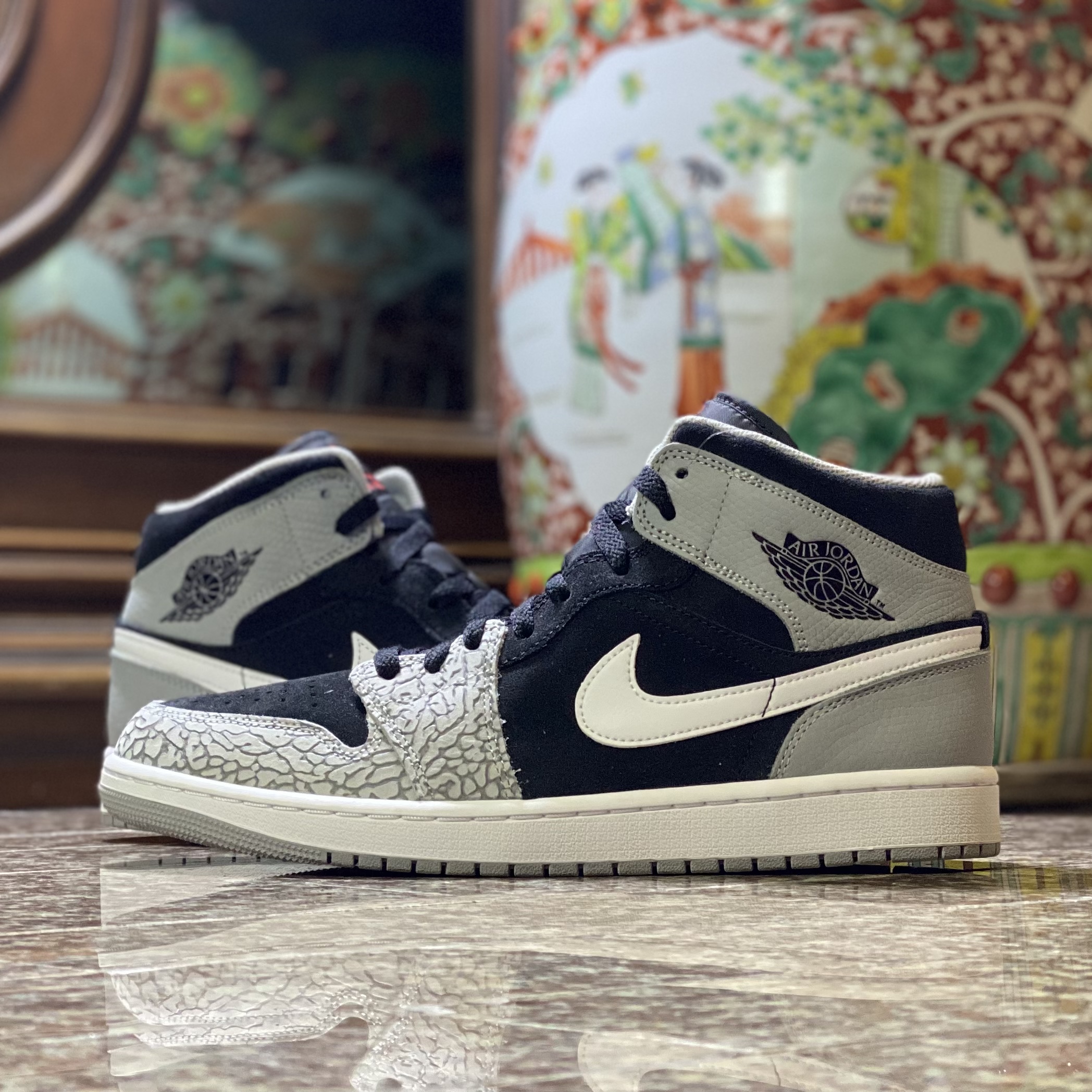 รองเท้า Nike Air Jordan 1 Mid SE ‘Elephant Toe’ (M11US)