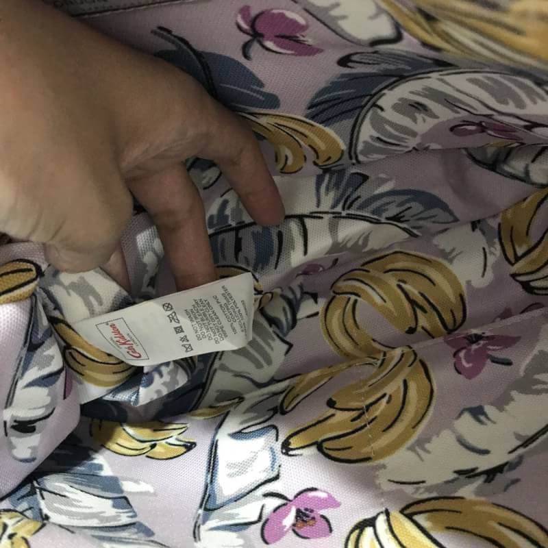 กระเป๋าถือ cath kidston ลายกล้วย