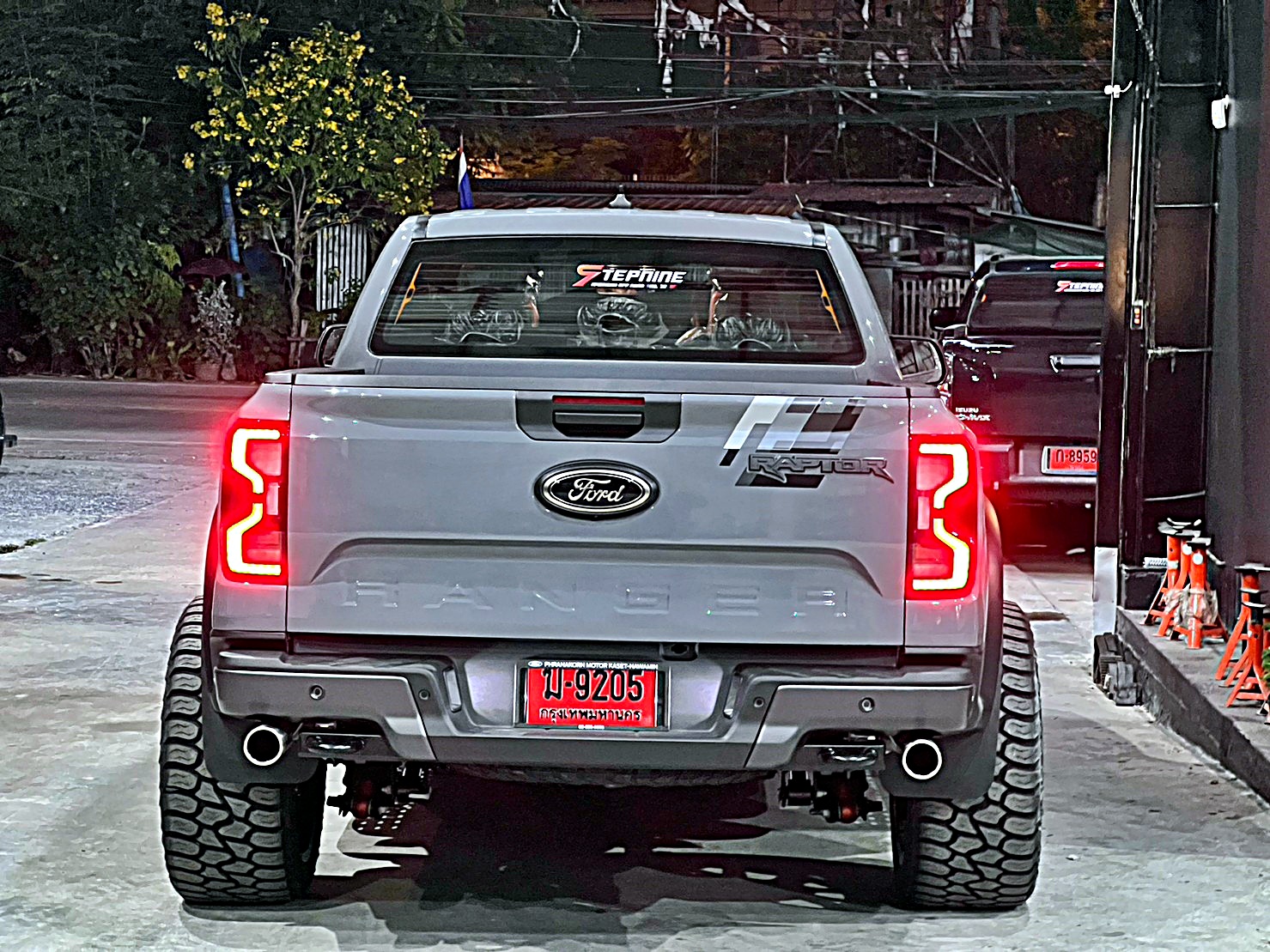 ส่งงาน RAPTOR V6 หล่อจบ ที่ Step9 ล้อแท้ HOSTILE H113