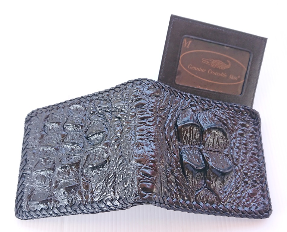 กระเป๋าสตางค์หนังจระเข้แท้ ส่วนโหนก สีดำ ถักขอบ