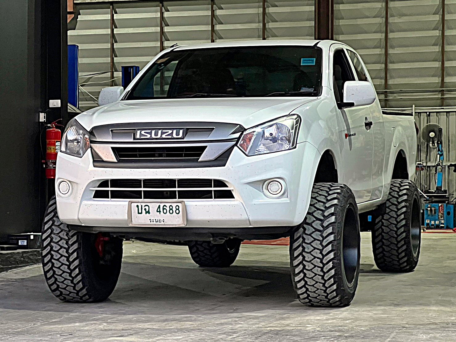 D-MAX ตัวเตี้ย ทำให้เป็นตัวสูง ทรงเมกา