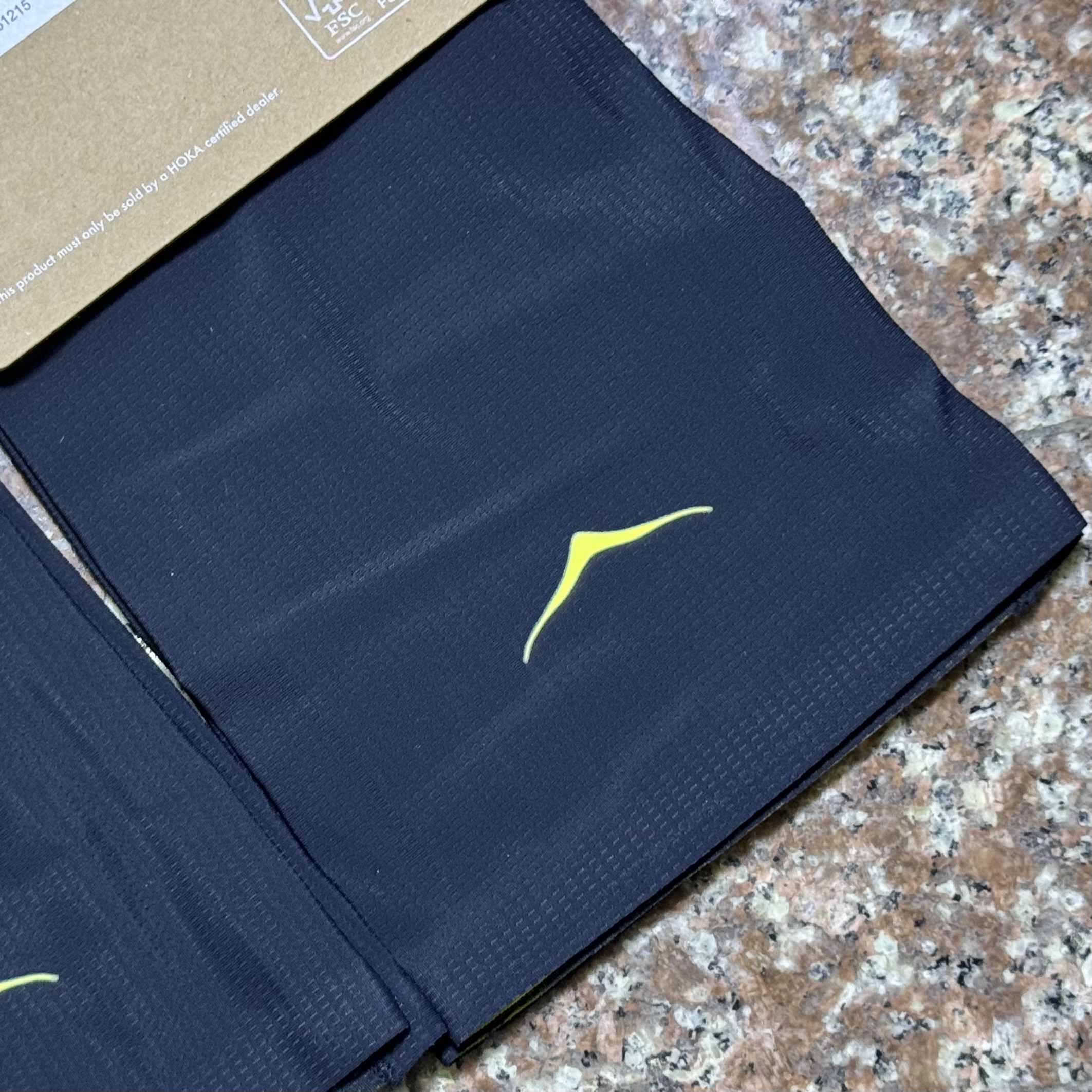 ปลอกแขน HOKA Airolite Running Sleeves ‘BLACK’ (L)