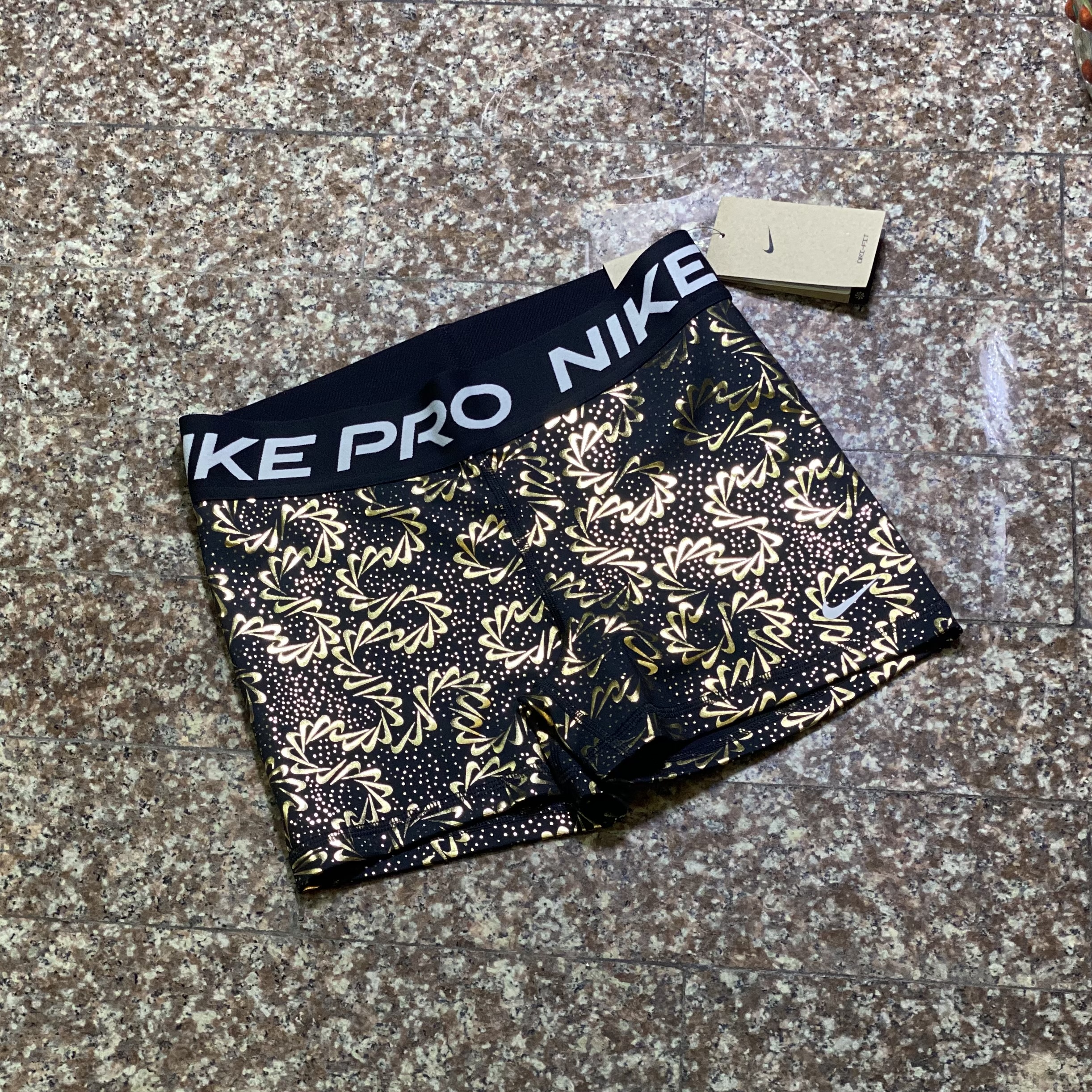 กางเกง Nike Pro Mid-Rise 3” Compression Shorts (L,XL)