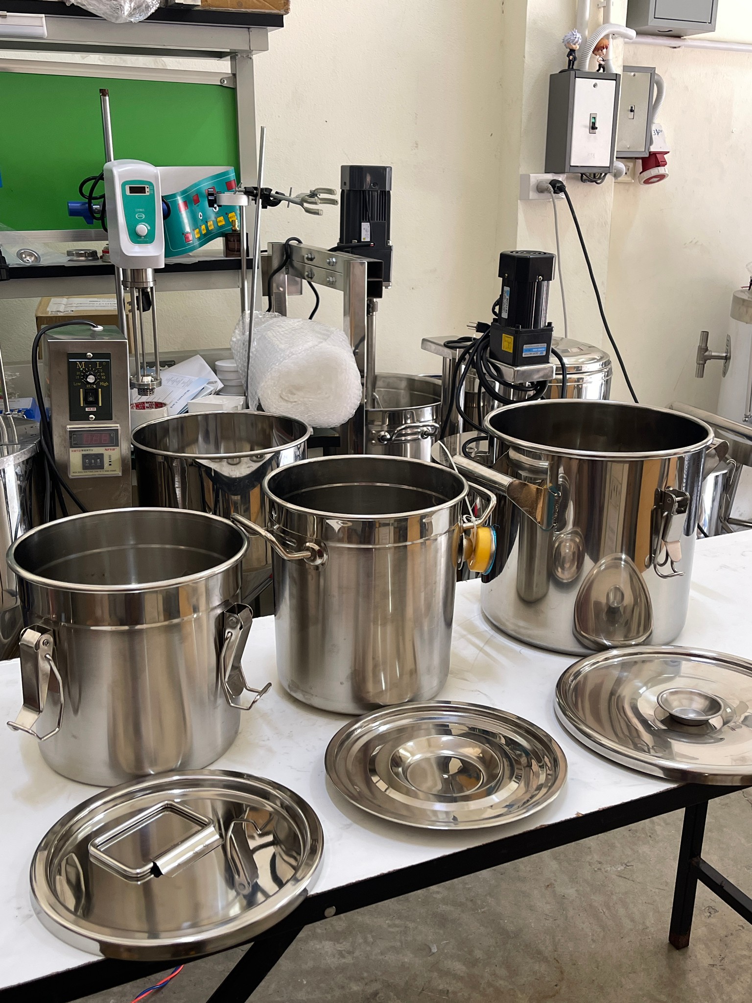 หม้อ-ถังสแตนเลสพร้อมฝาปิดมีหูหิ้ว (หม้อเกรด 304 +ฝาเกรด201)