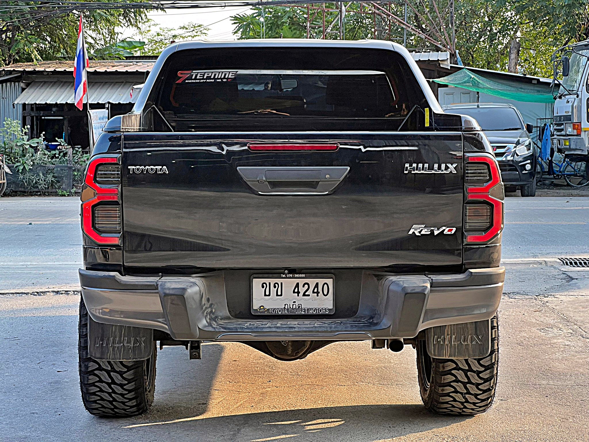 TOYOTA REVO ROCCO ทะเบียนภูเก็ต แต่งทรงเมกาที่ STEP9