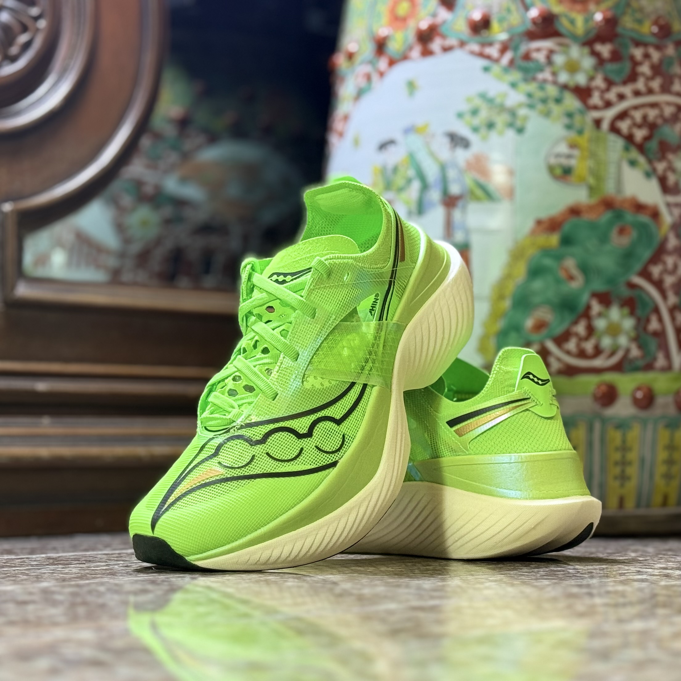 รองเท้าวิ่ง Saucony Endorphin Elite ‘Slime’ (M9US)