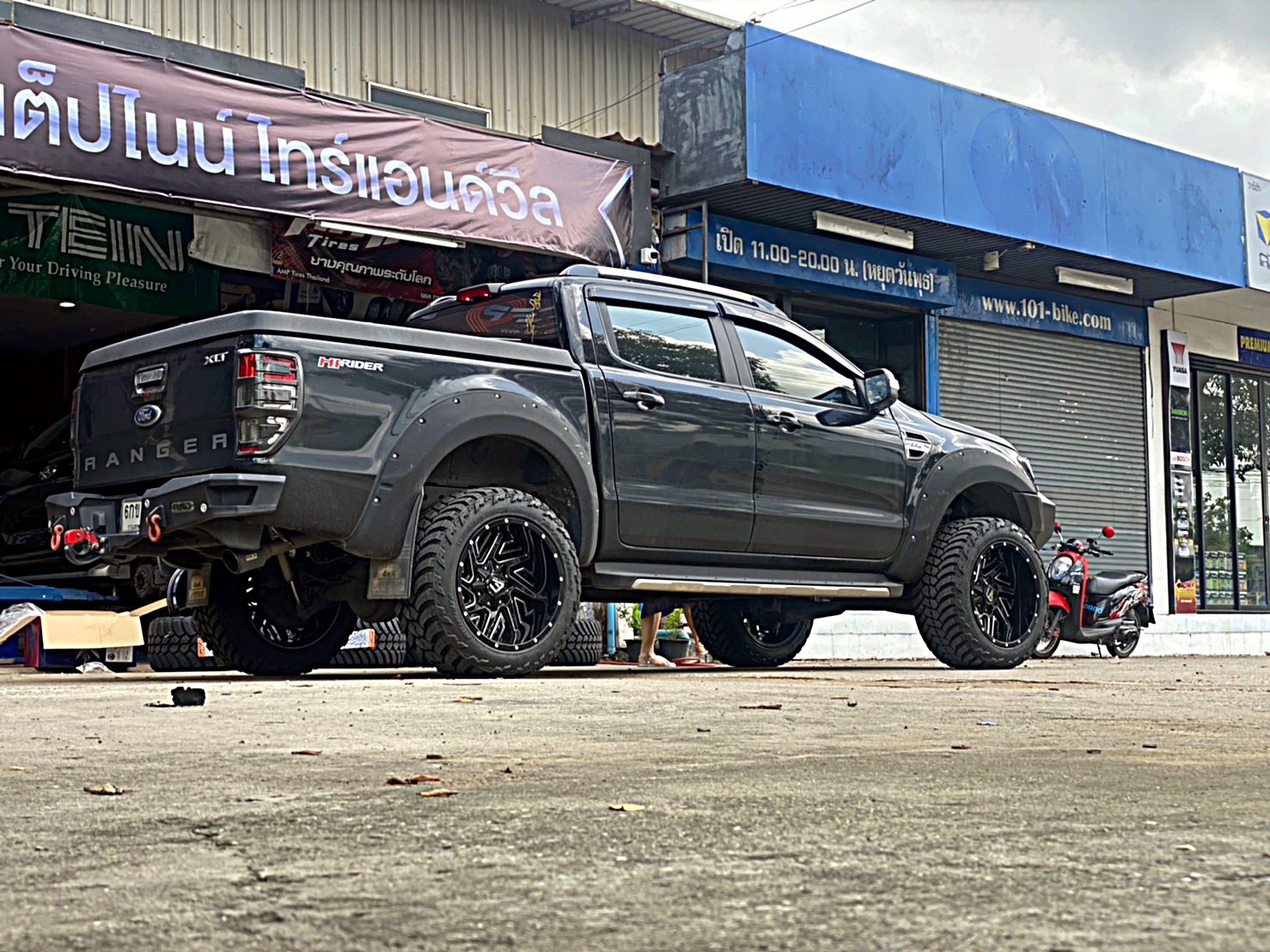 FORD RANGER ล้อ ยาง ทรงเมกา ที่ STEP9