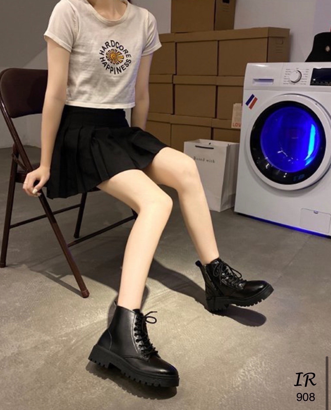 รองเท้าบูทดำ