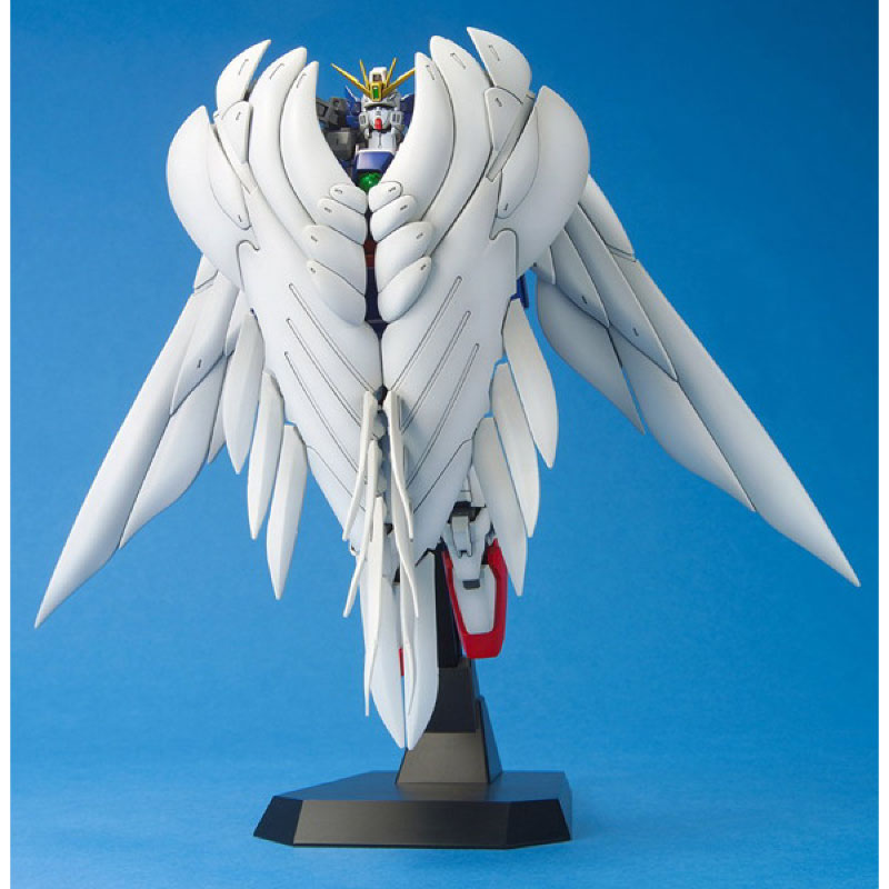 MG 1/100 WING GUNDAM ZERO CUSTOM