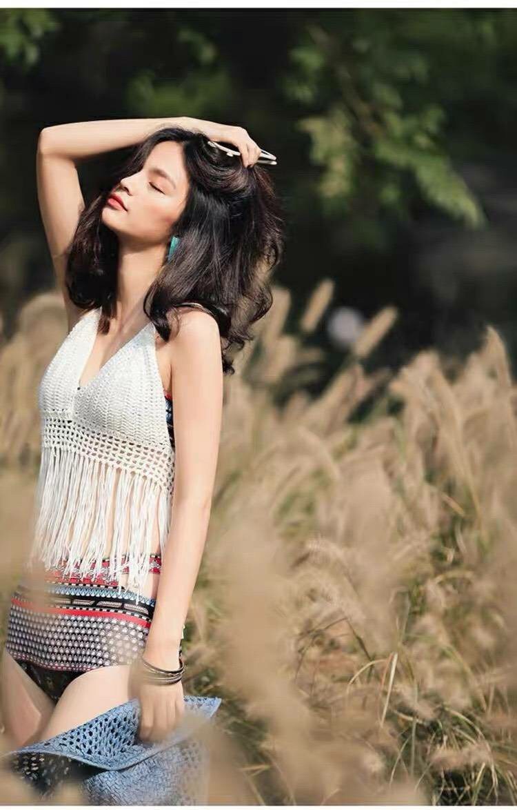 เสื้อโครเชต์แต่งพู่ โชว์หลัง