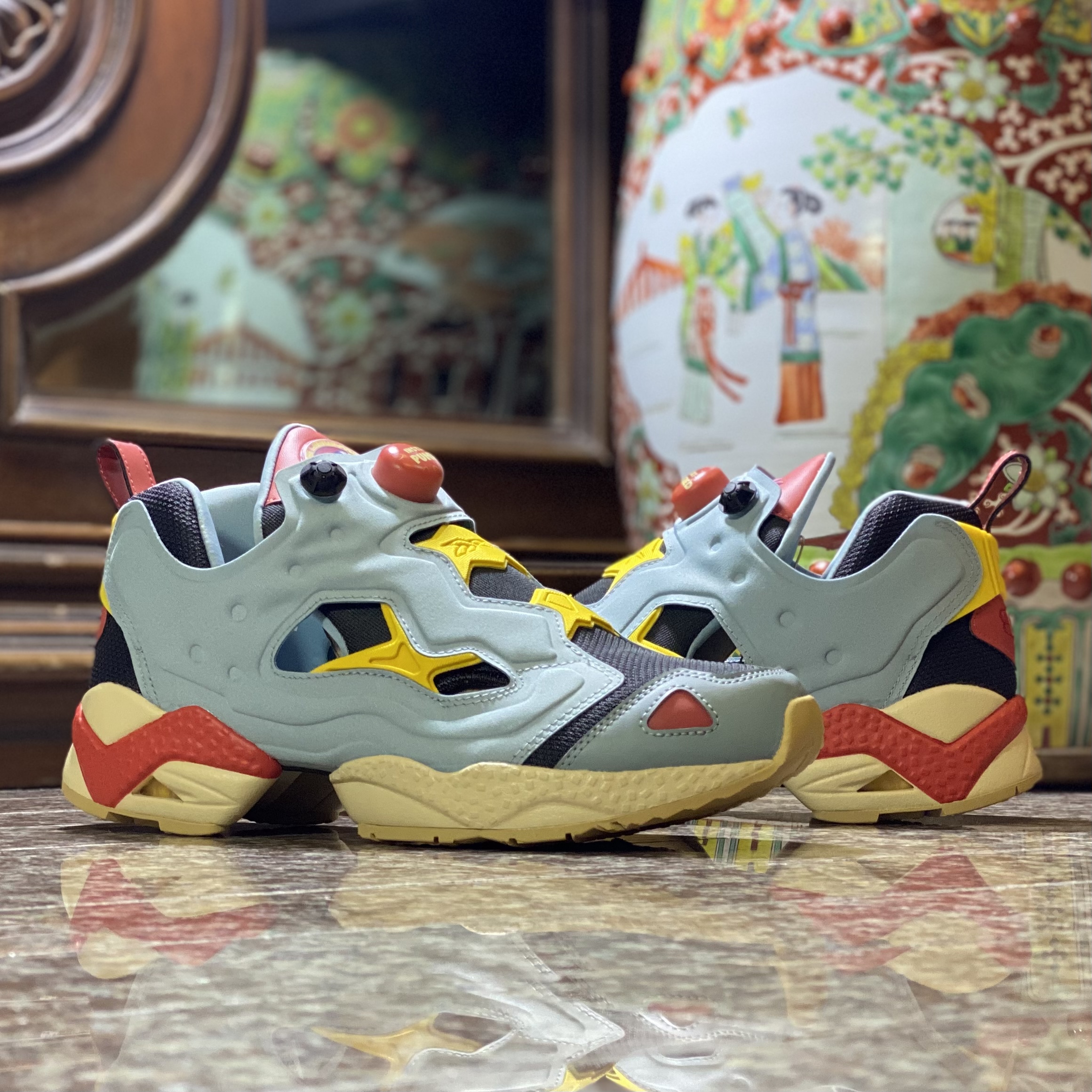รองเท้า Reebok X Looney Tunes InstraPump Fury 95 ‘LIMITED’ (M7/7.5/8/8.5/9/11US)