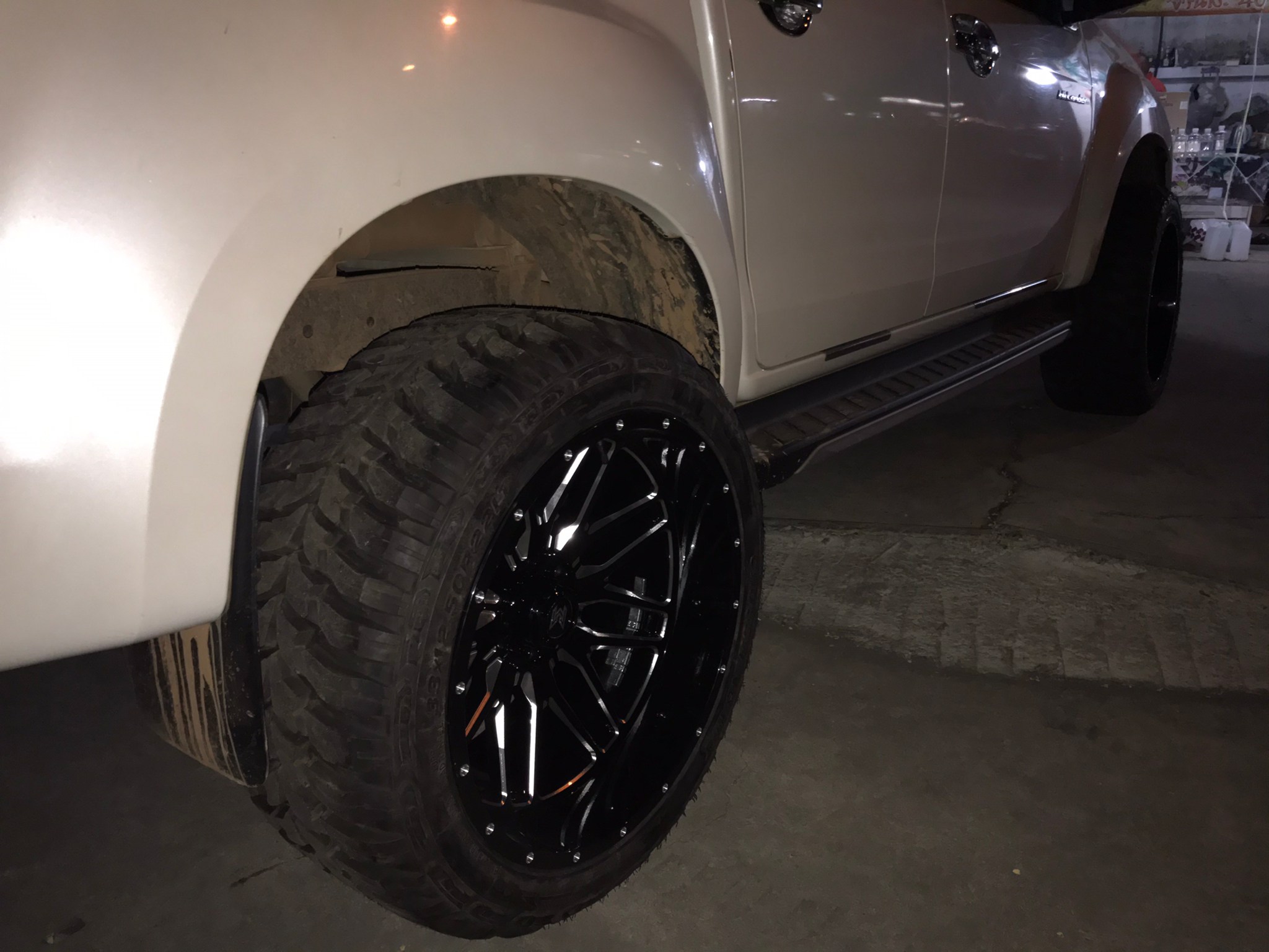 MAGNETIC 22x12 ET-44 CROSSWIND MT 33/12.5R22