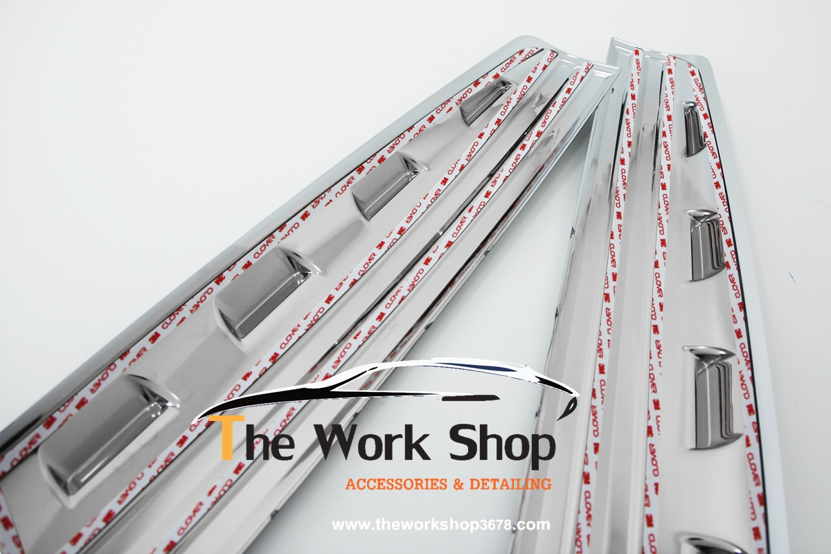 Chrome Pillar Molding for H-1 ( โครเมี่ยมแต่งเหนื่องไฟท้าย )