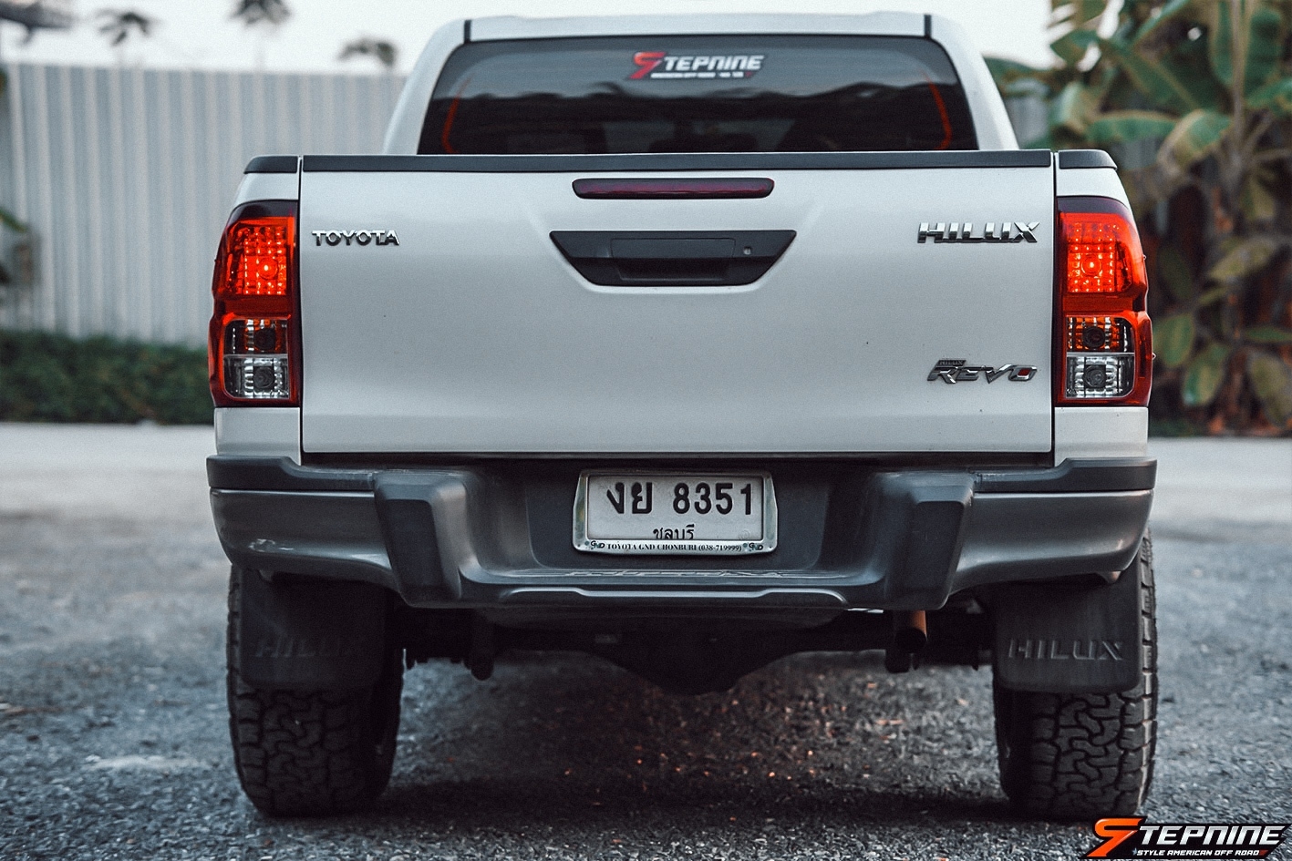 TOYOTA REVO ROCCO แต่งทรงเมกาที่ STEP9