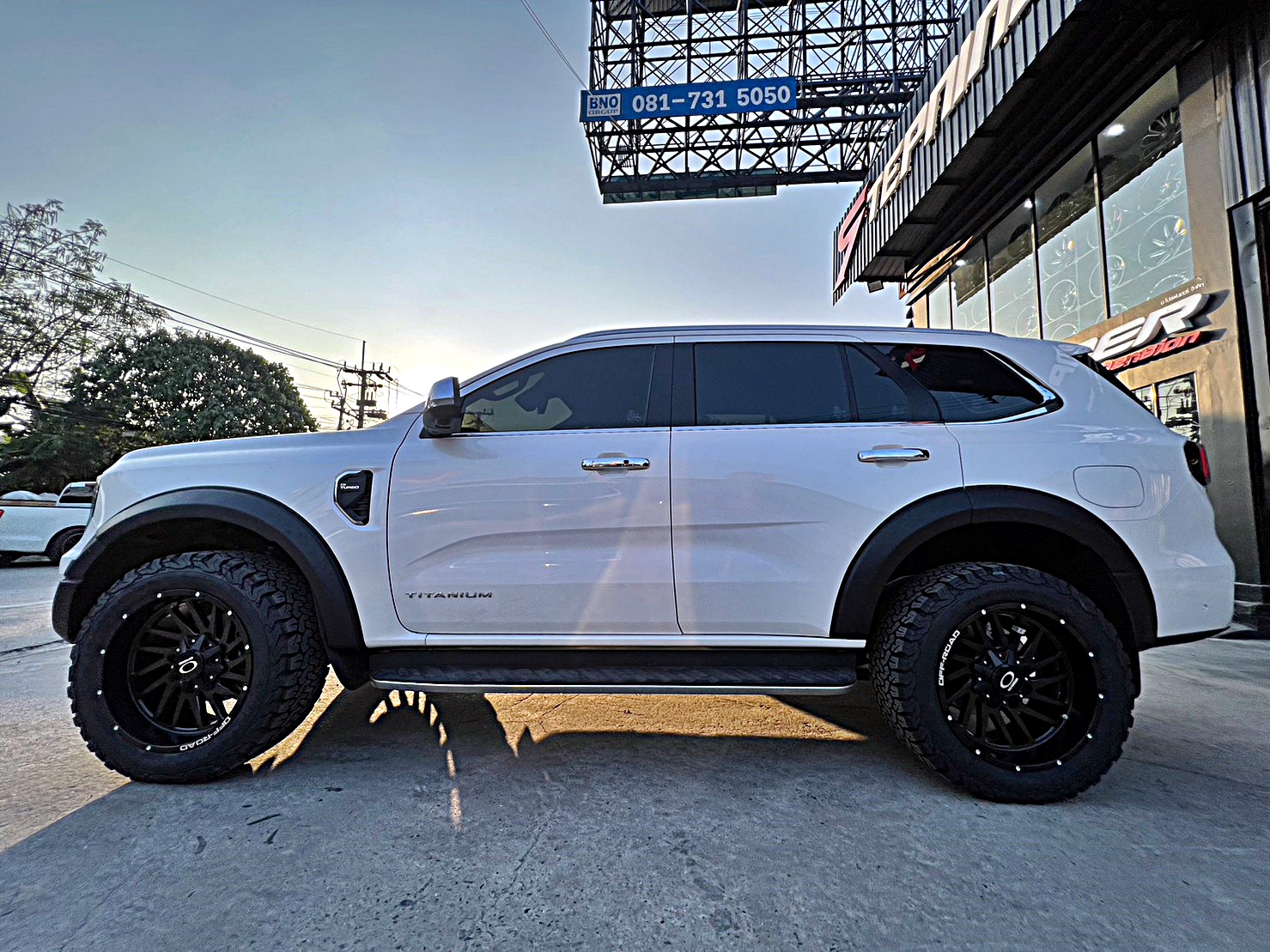 FORD EVEREST NEXTGEN แต่งวทรงเมกาที่ STEP9