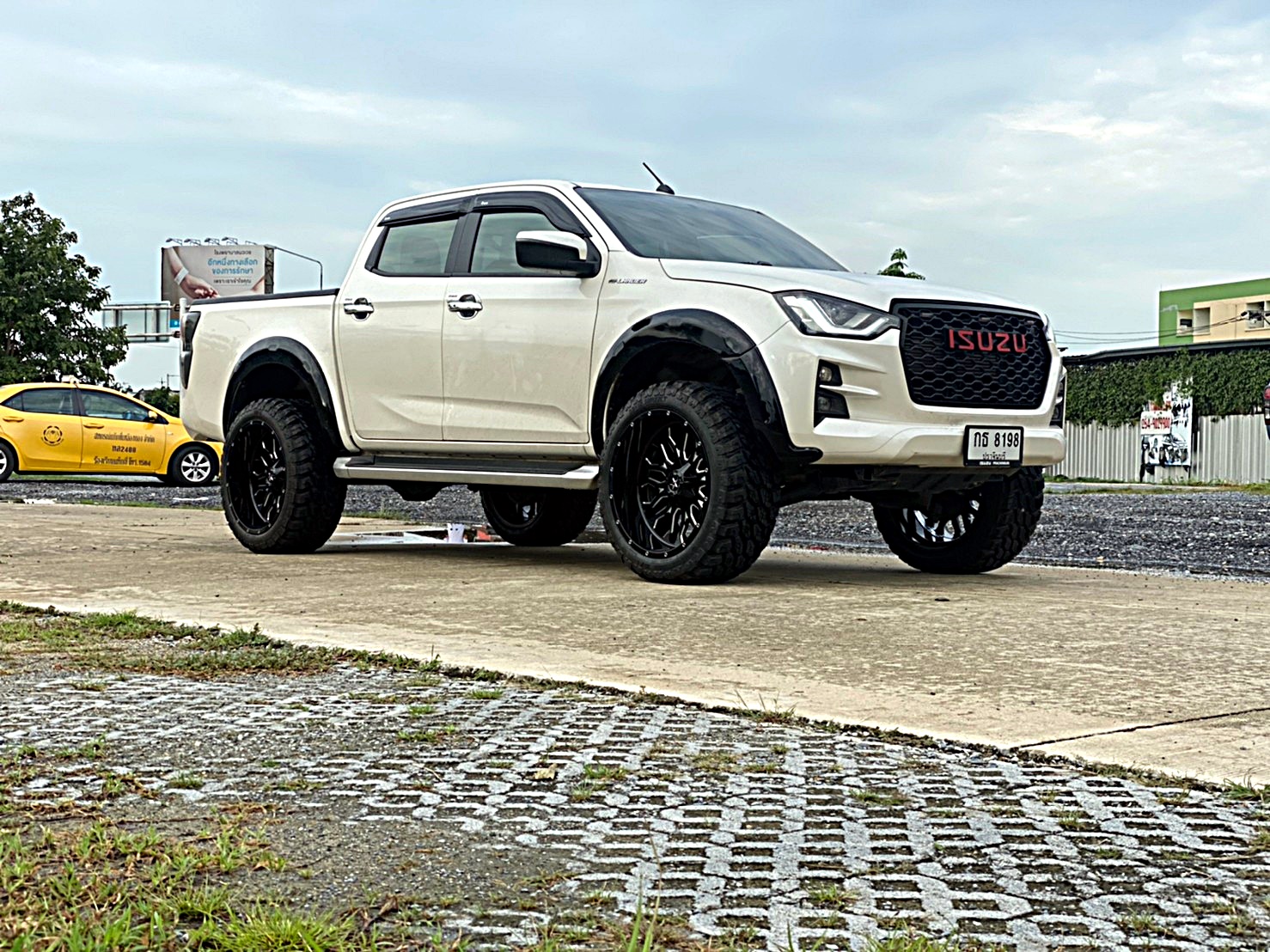 D-MAX ทรงเมกา มาไกลจากปราจีนบุรี
