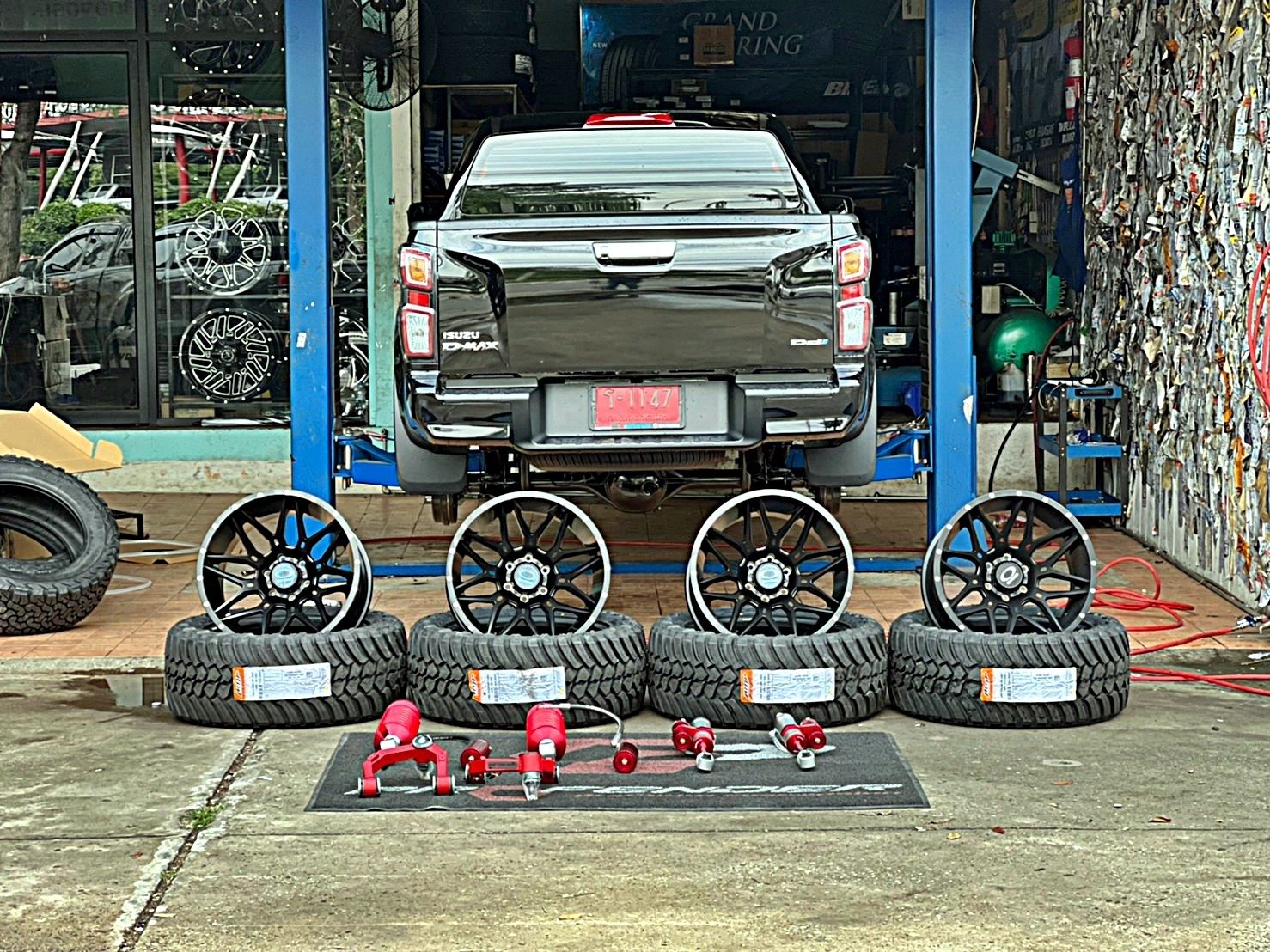 D-MAX 1.9 จัดทรงเมกา อย่างเทพ ที่ STEP9