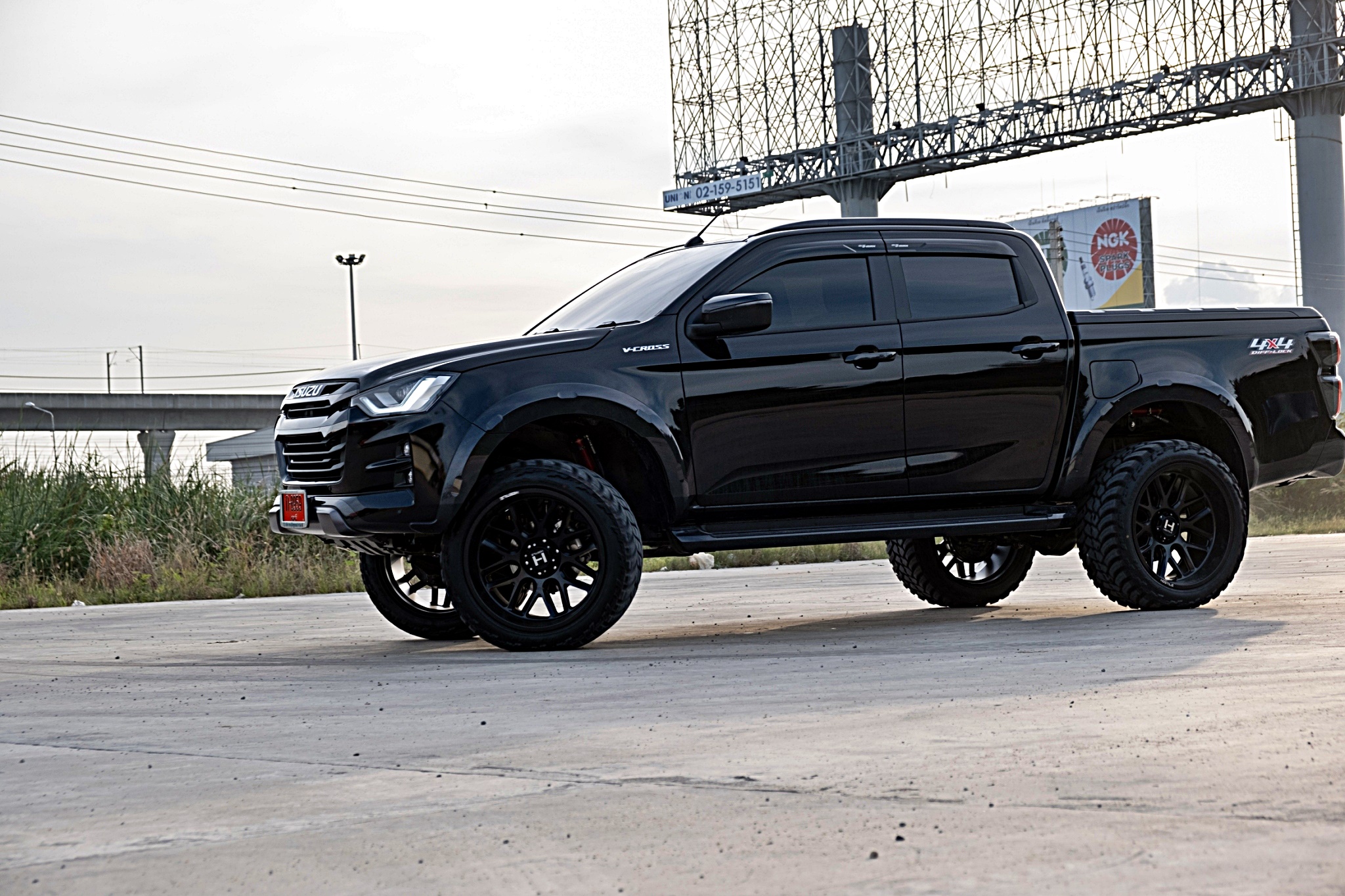 ล้อแท้ HOSTILE H120 ขอบ22 ใส่ D-MAX