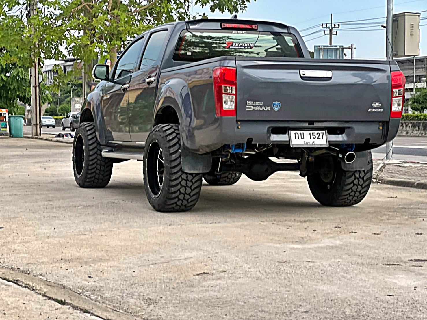 D_MAX_จองคิวมาจากจันทบุรี ทำทรงเมกาที่ STEP9