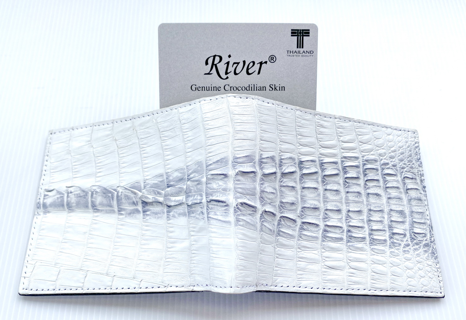 กระเป๋าสตางค์หนังจระเข้แท้ ส่วนหาง สีขาว