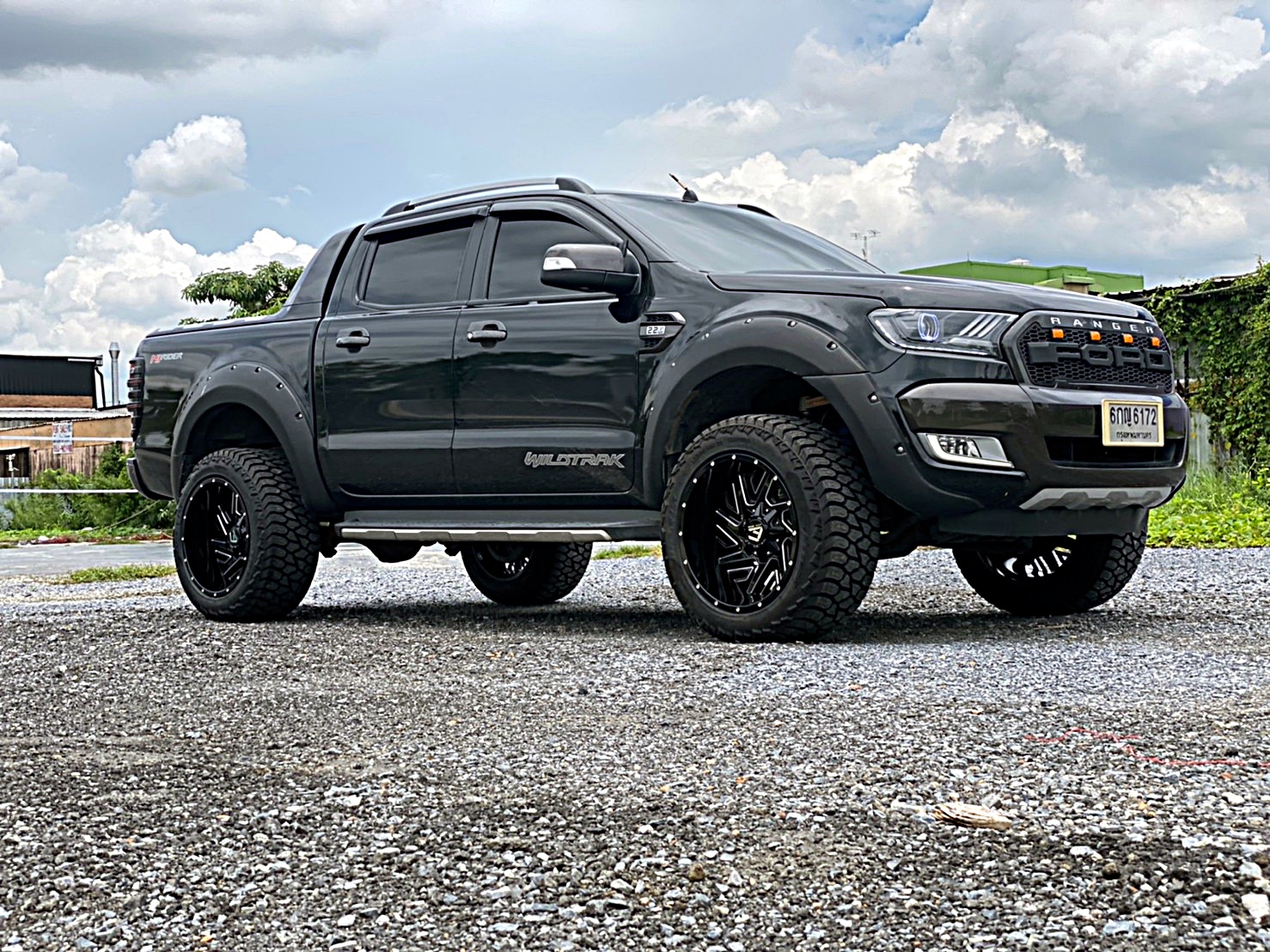 FORD WILDTRAK จัดทรงเมกาที่ STEP9