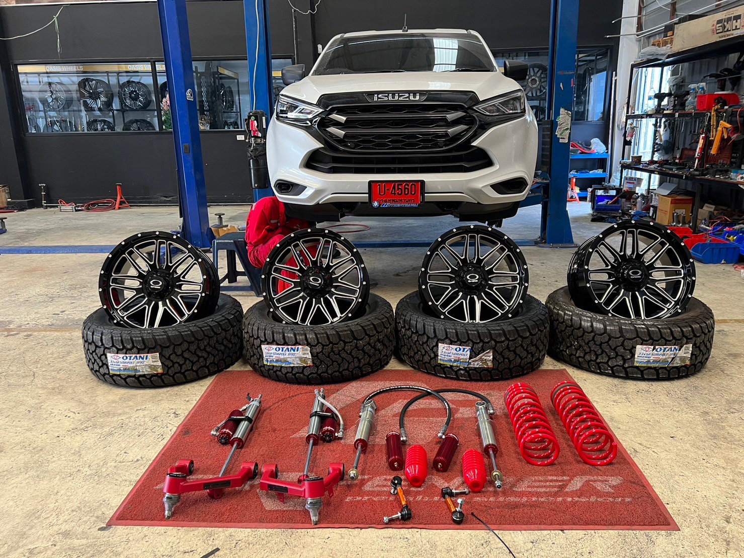 ISUZU MU-X แต่งทรงเมกาที่ STEP9