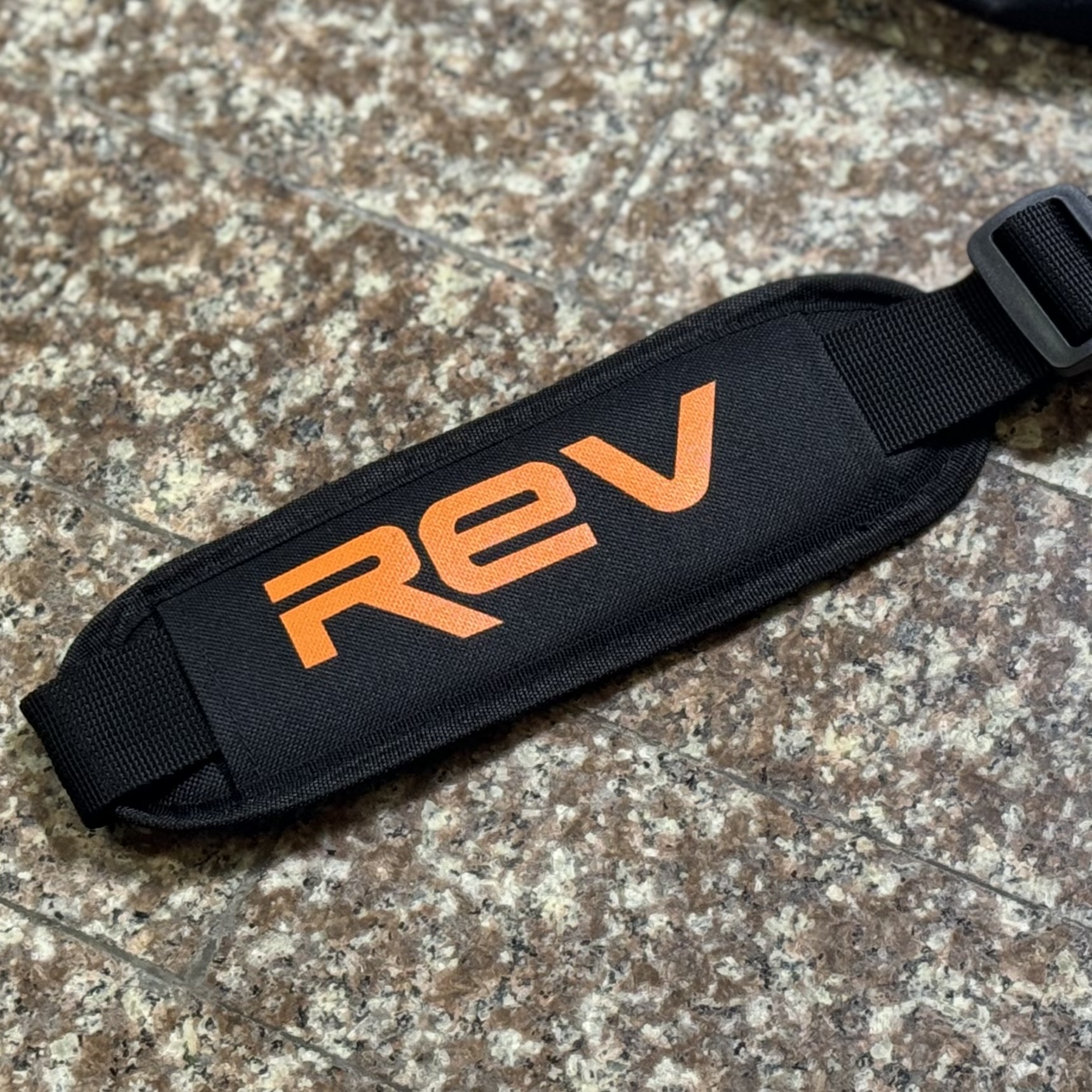 กระเป๋า REV RUNNR Duffle Bag ‘BLACK’ (41L)