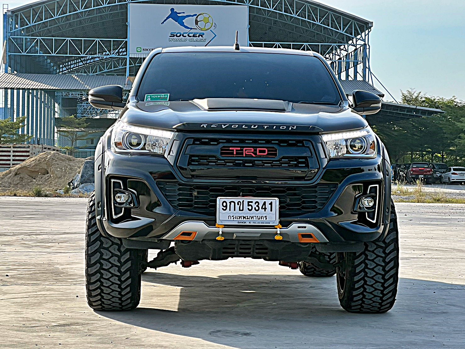 TOYOTA REVO แต่งทรงเมกาที่ STEP9