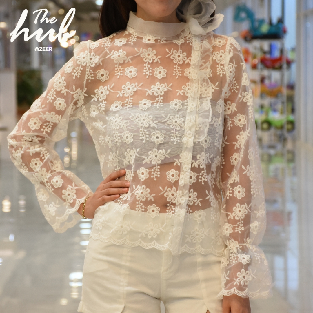 เสื้อคอเต่าเซ็กซี่ ปักลายลูกไม้