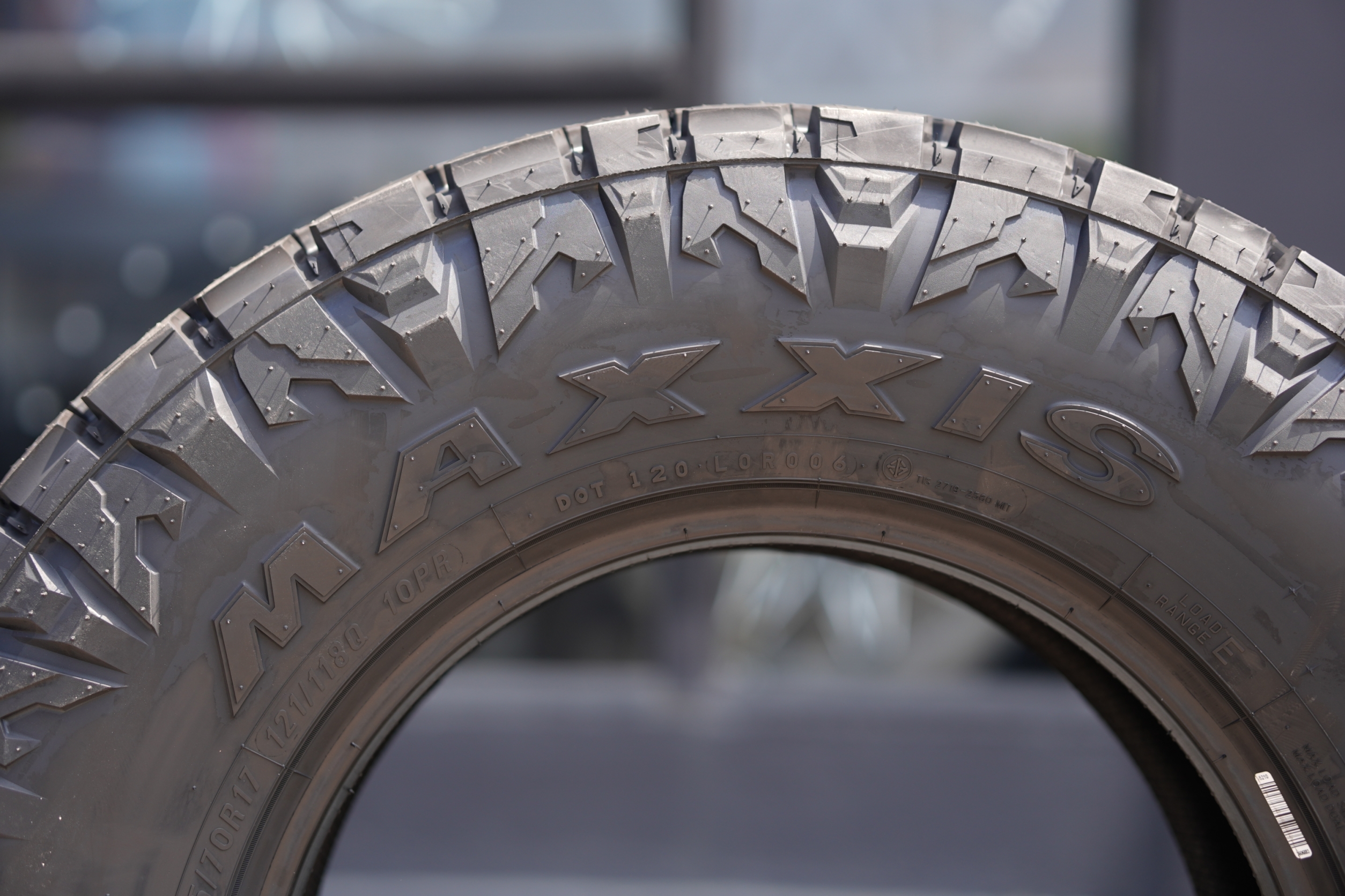 ยางใหม่ MAXXIS AT811 285/70-17 ราคาถูกที่ STEP9