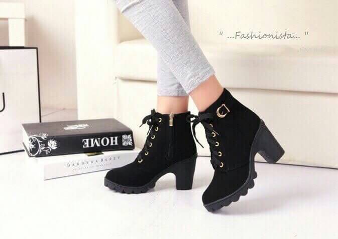 รองเท้าบู้ทสั้นทรงหุ้มข้อ