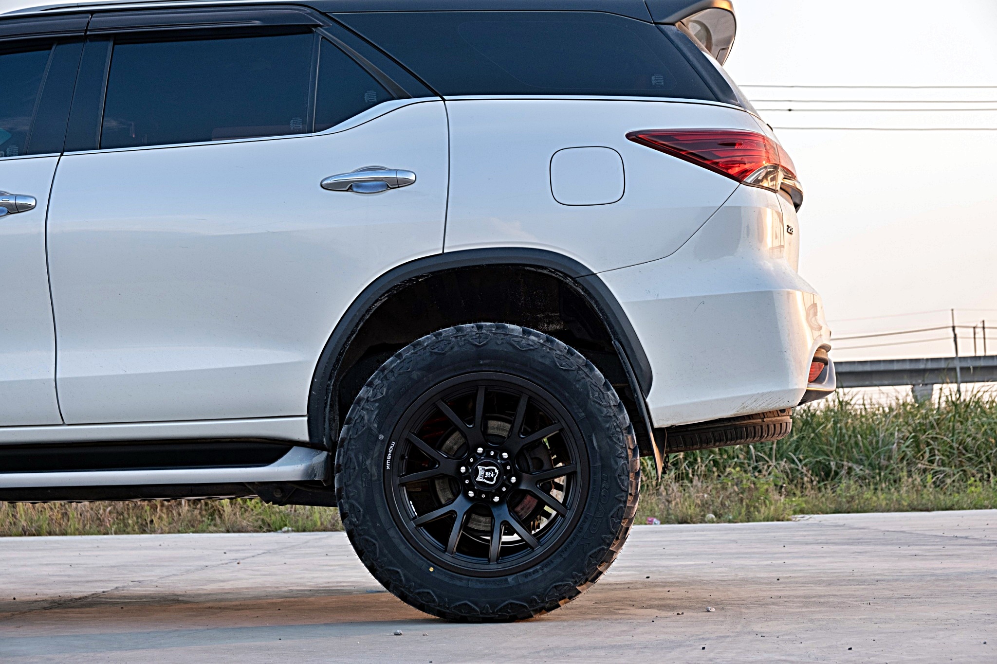 TOYOTA FORTUNER ทรงเมกาที่ STEP9