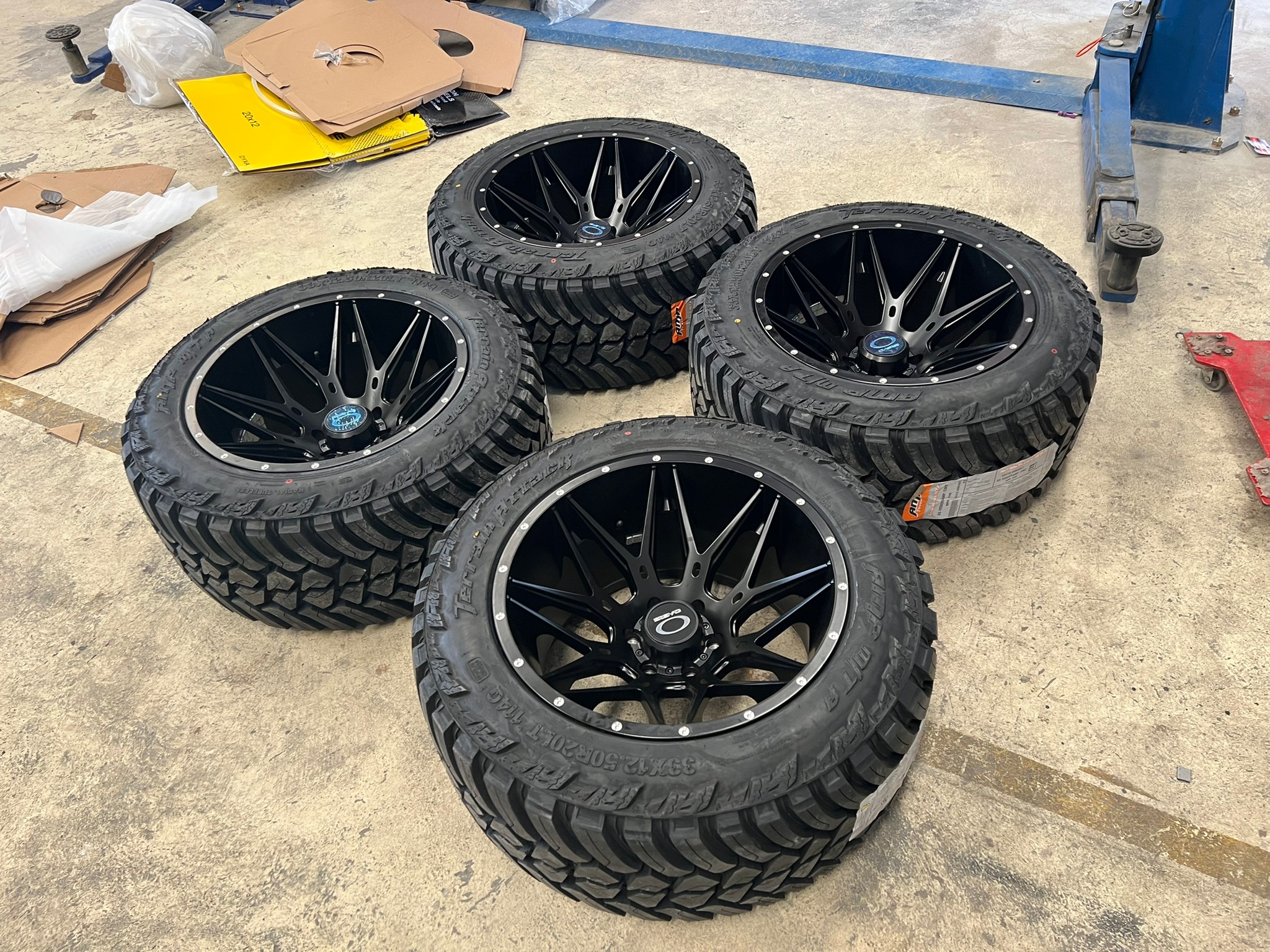 อีกหนึ่งคอมโบ เข้ากันจริ๊ง! STAR11 20x12 ET-44 AMP 33x12.5-20 MTA