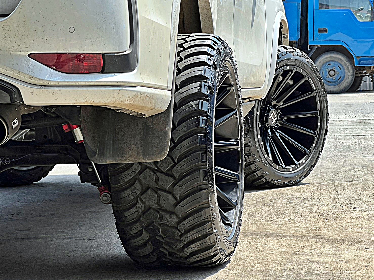 TOYOTA FORTUNER อยุธยา จองคิวมาแต่งทรงเมกาที่ STEP9