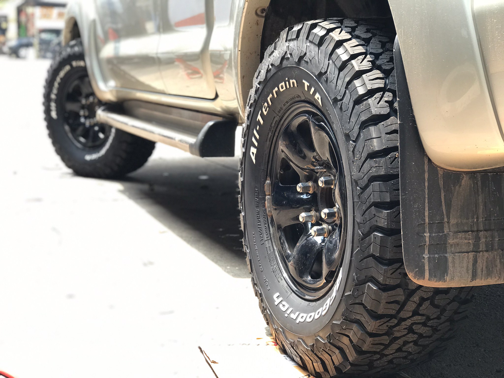 BF GOODRICH KO2 265/75-16 ราคาถูก