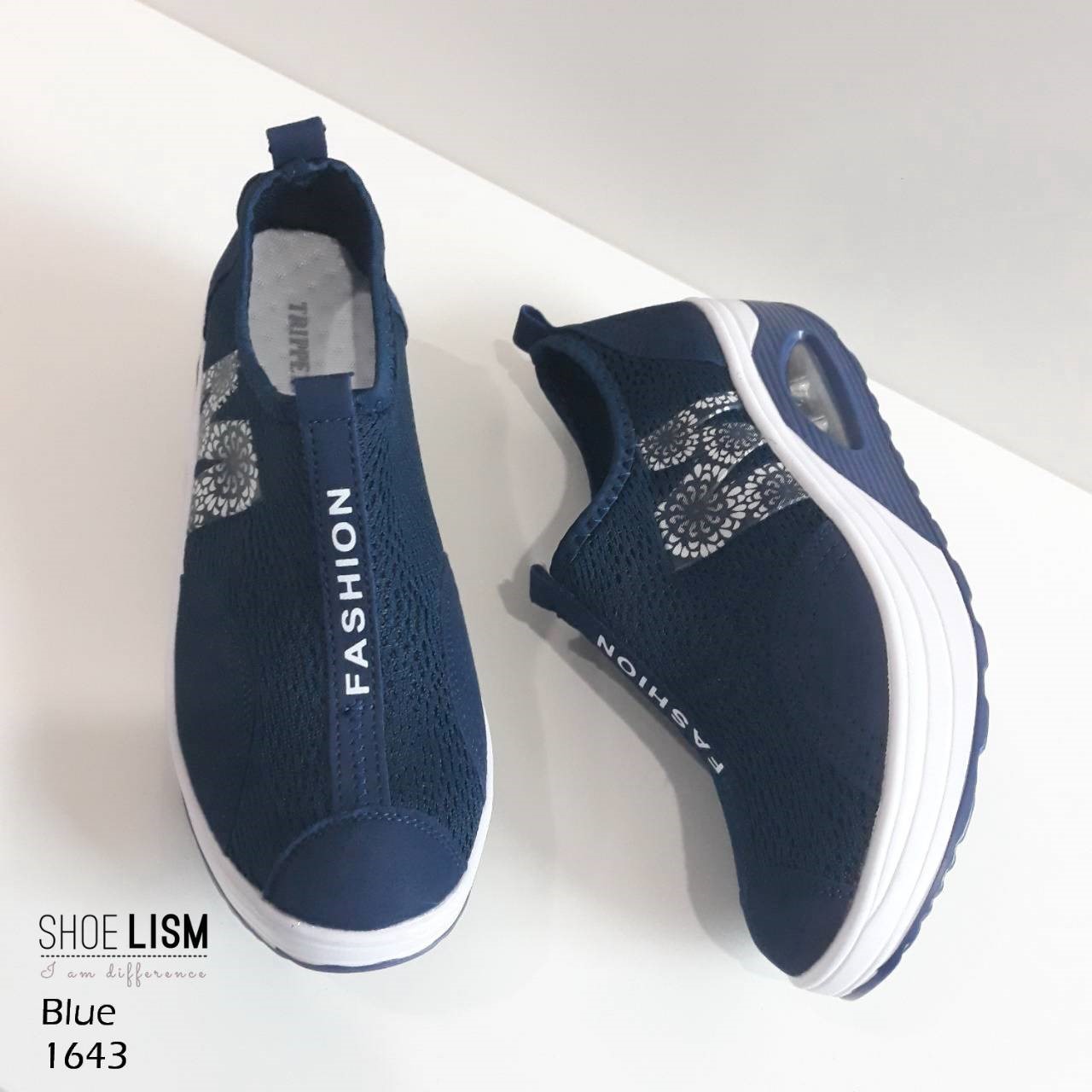 รองเท้าผ้าใบเกาหลี