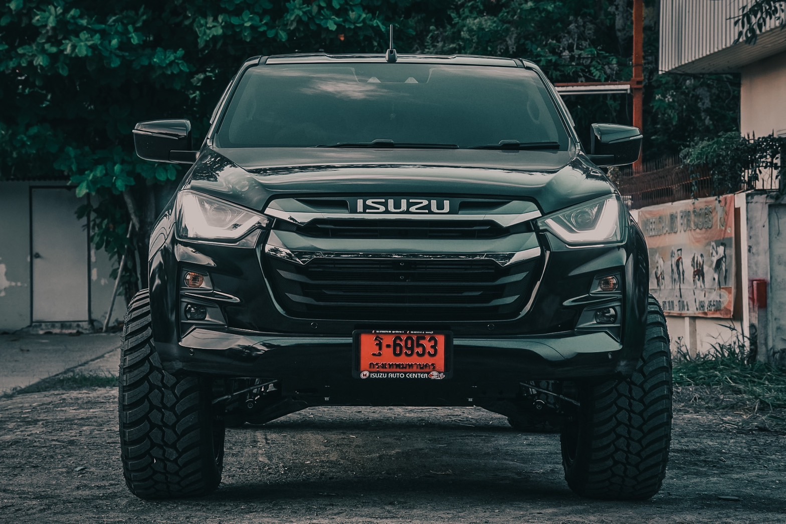 ISUZU V-CROSS แต่งทรงเมกาที่ STEP9