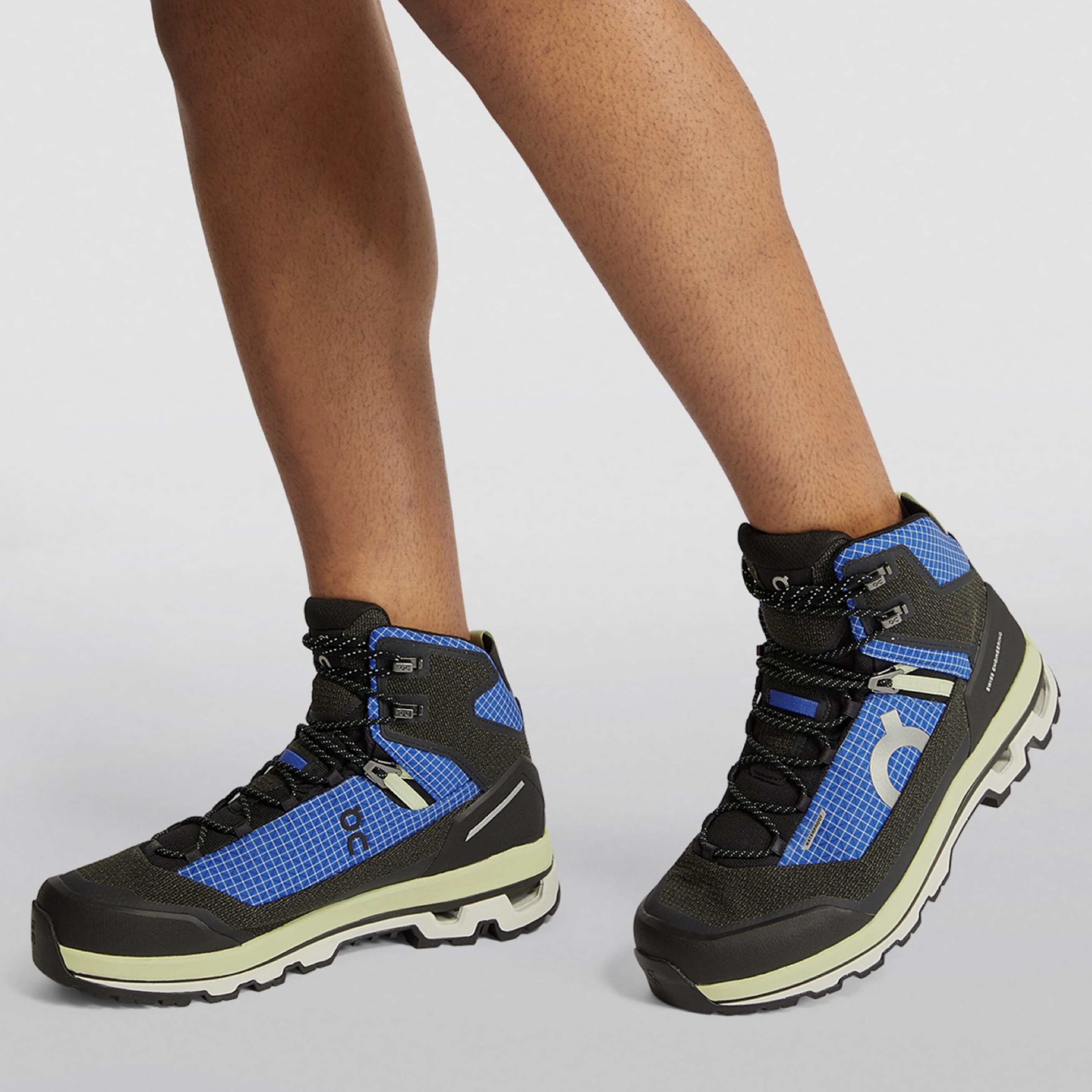 รองเท้าเดินป่า On CloudAlpine Waterproof (M8/8.5/9US)