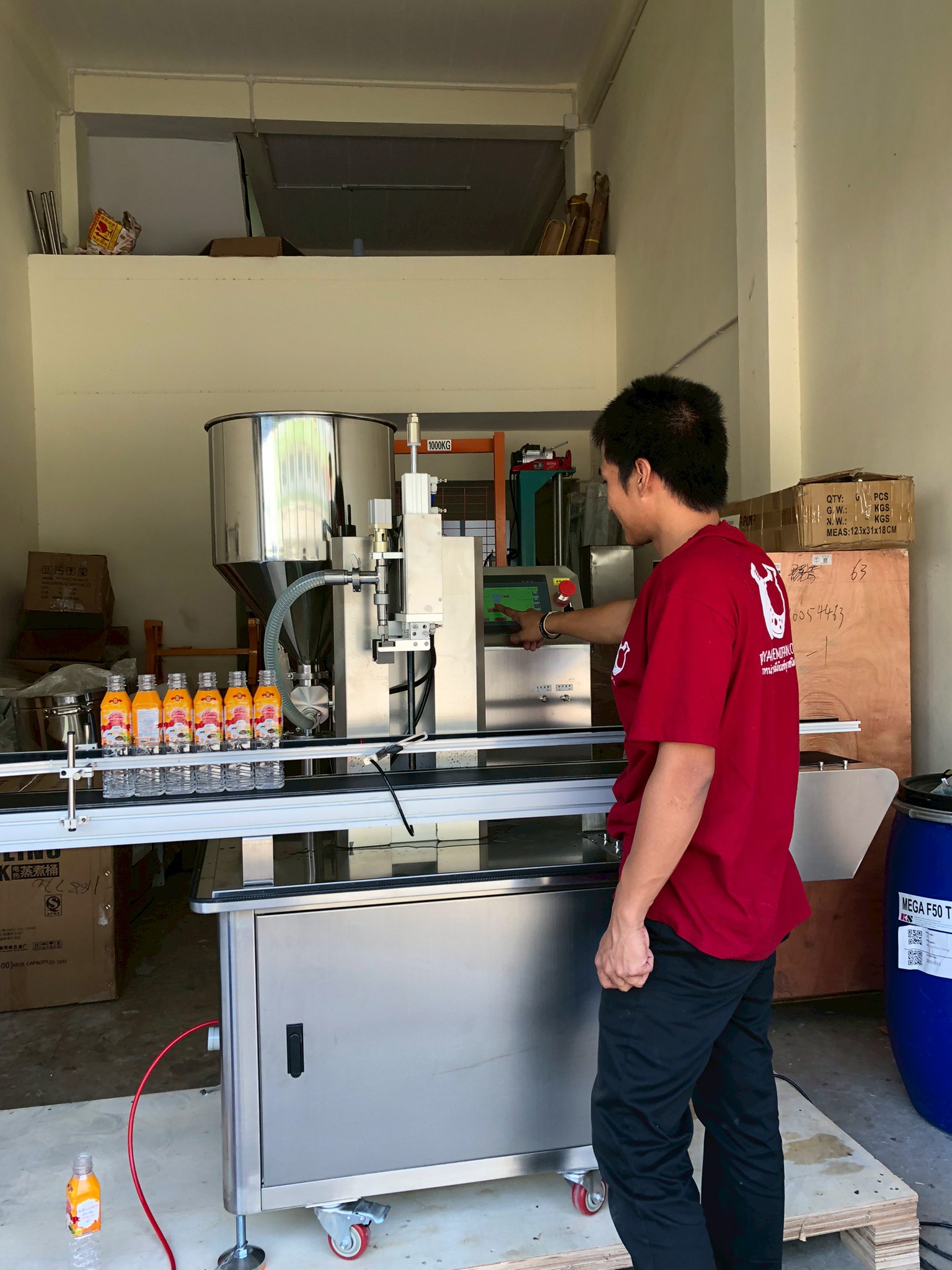 🌈13007 เครื่องบรรจุของเหลว แบบสายพาน ควบคุมด้วยระบบ PLC รุ่น HD40-1 automatic filling machine 5-100ml