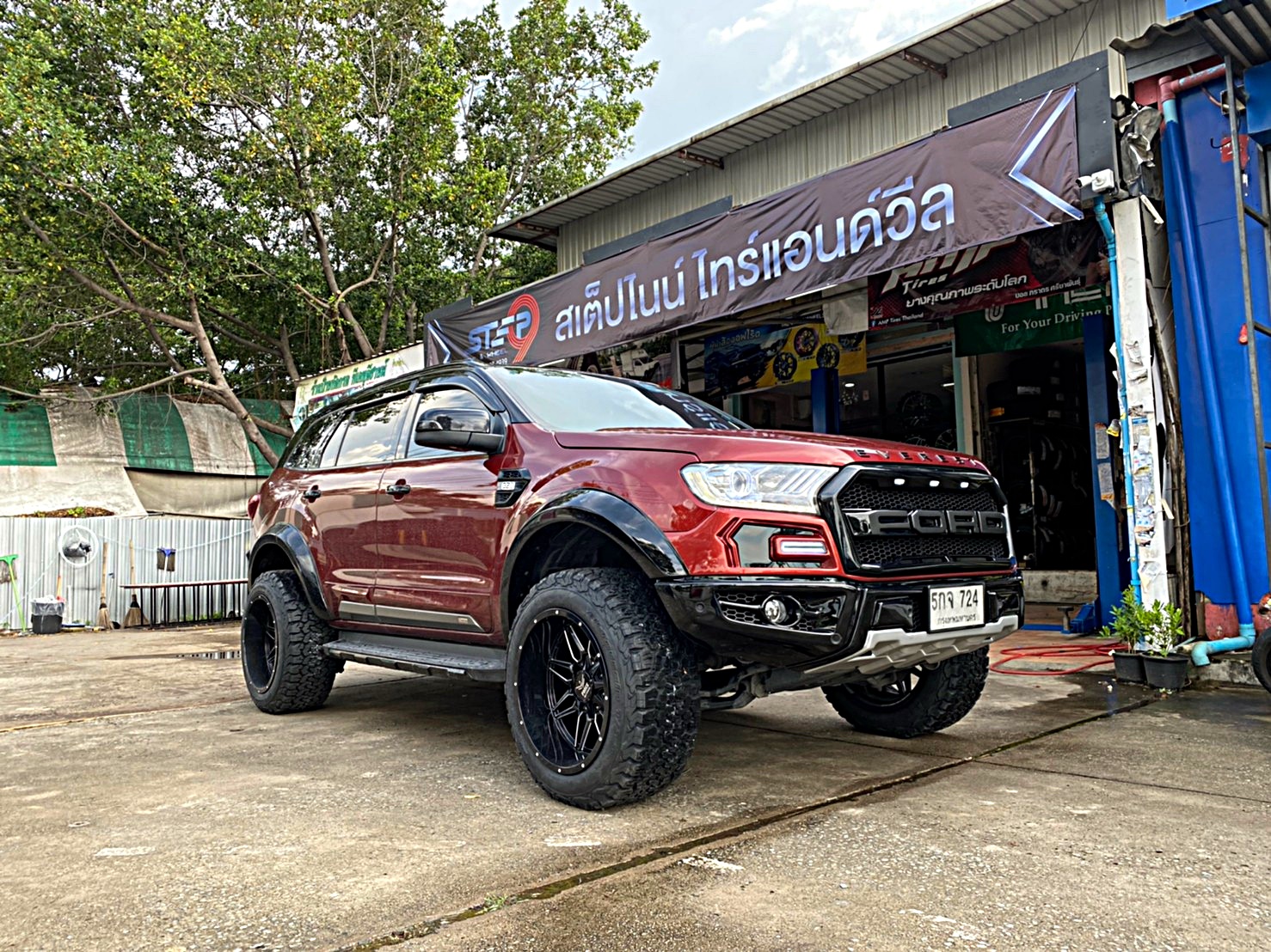FORD EVEREST จัดทรงเมกาที่ STEP9