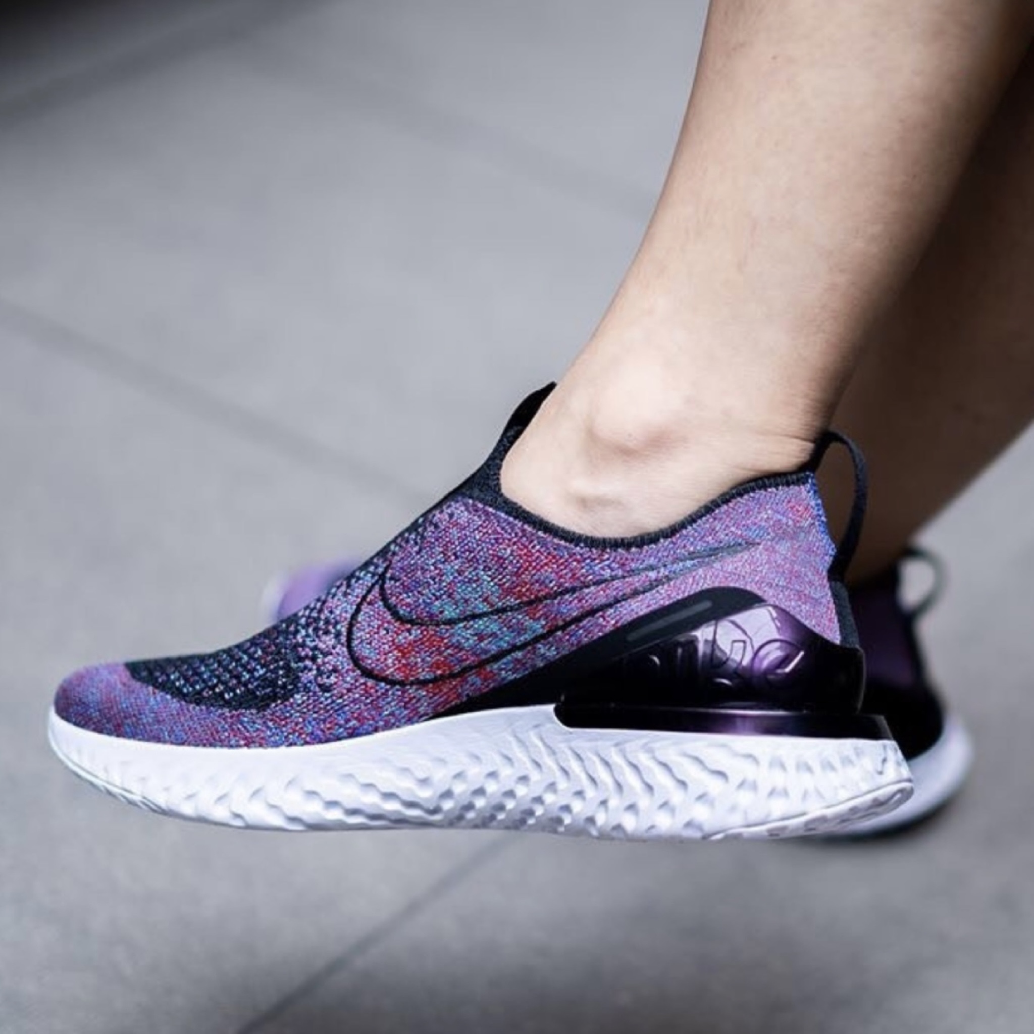 รองเท้าวิ่ง Nike Epic Phantom React Flyknit ‘LIMITED’ (M11US)